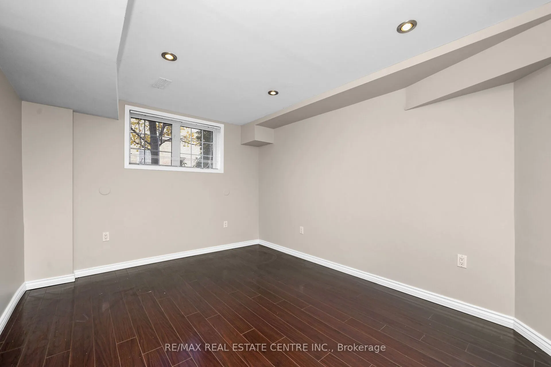 5 A James Street