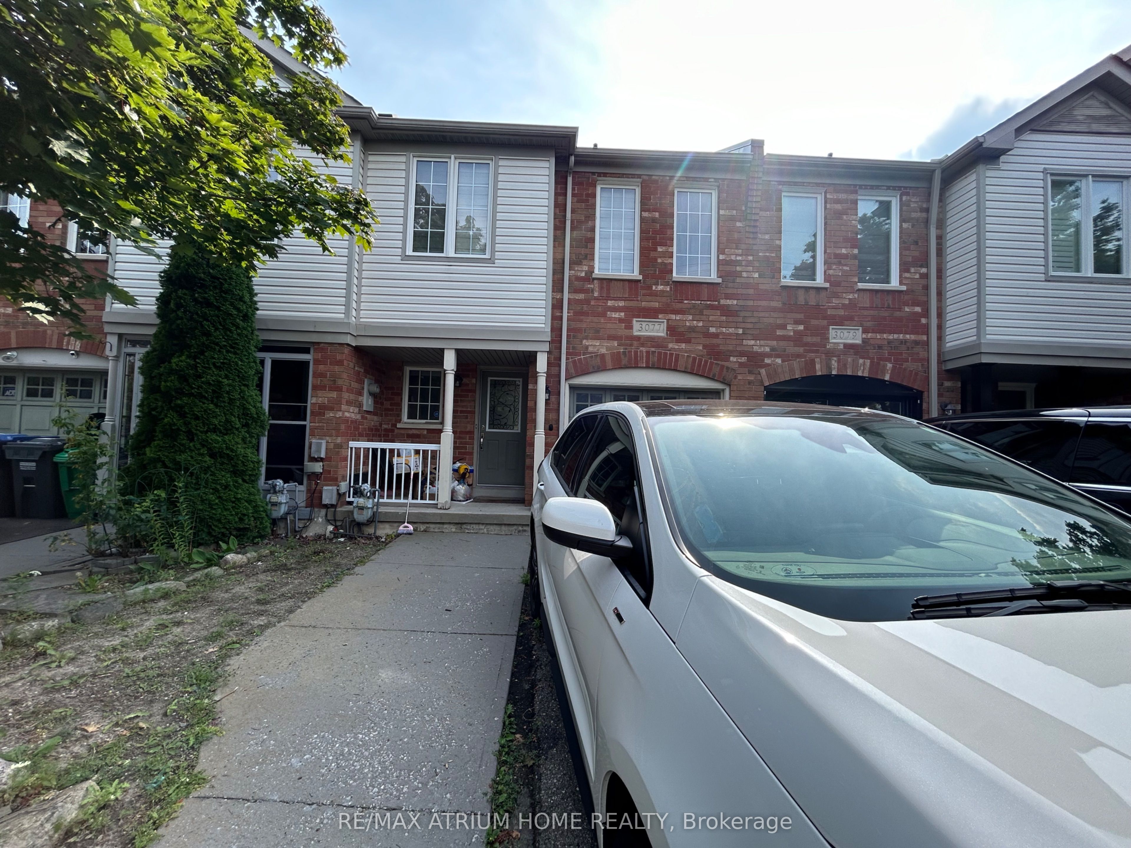 3077 Hawktail Crescent