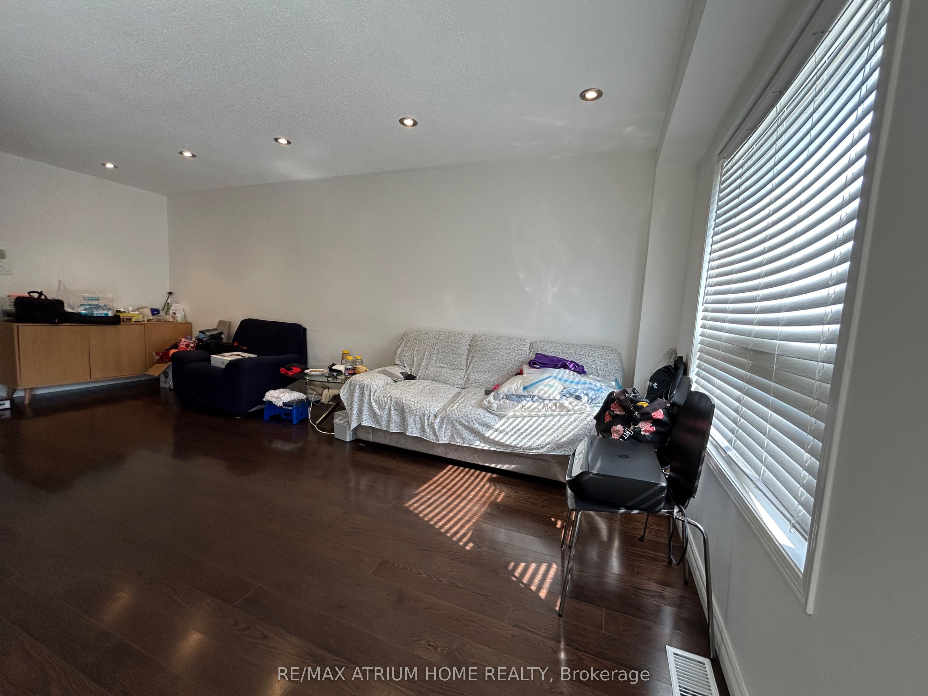 3077 Hawktail Crescent