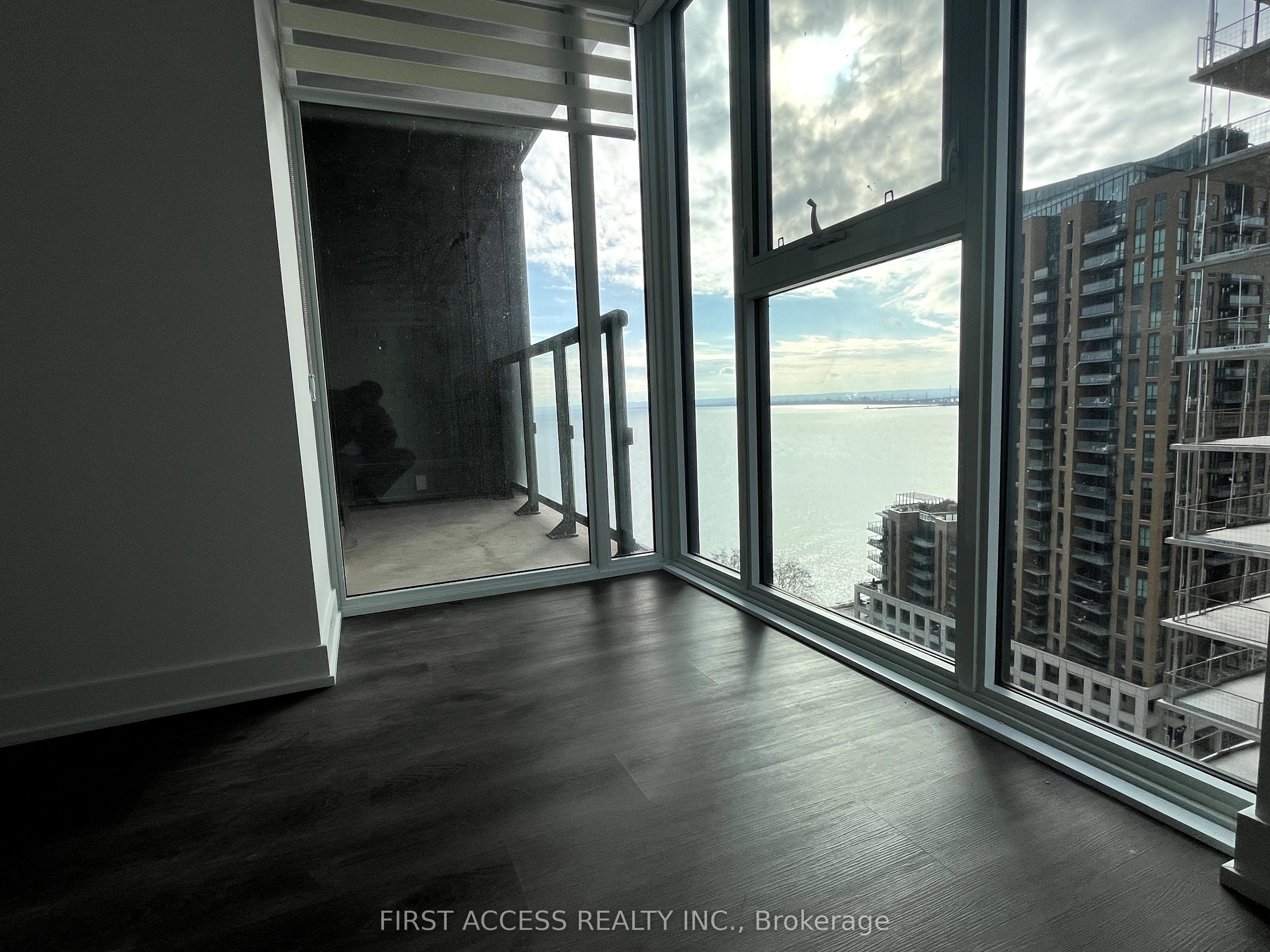 370 Martha Street, #1608