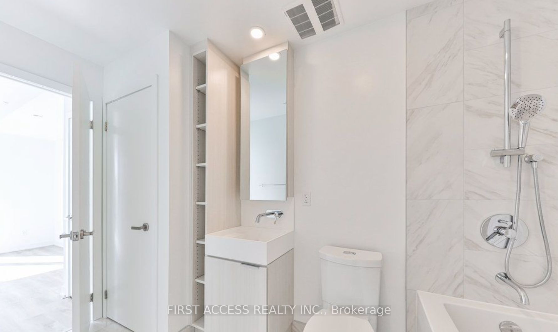 370 Martha Street, #1608