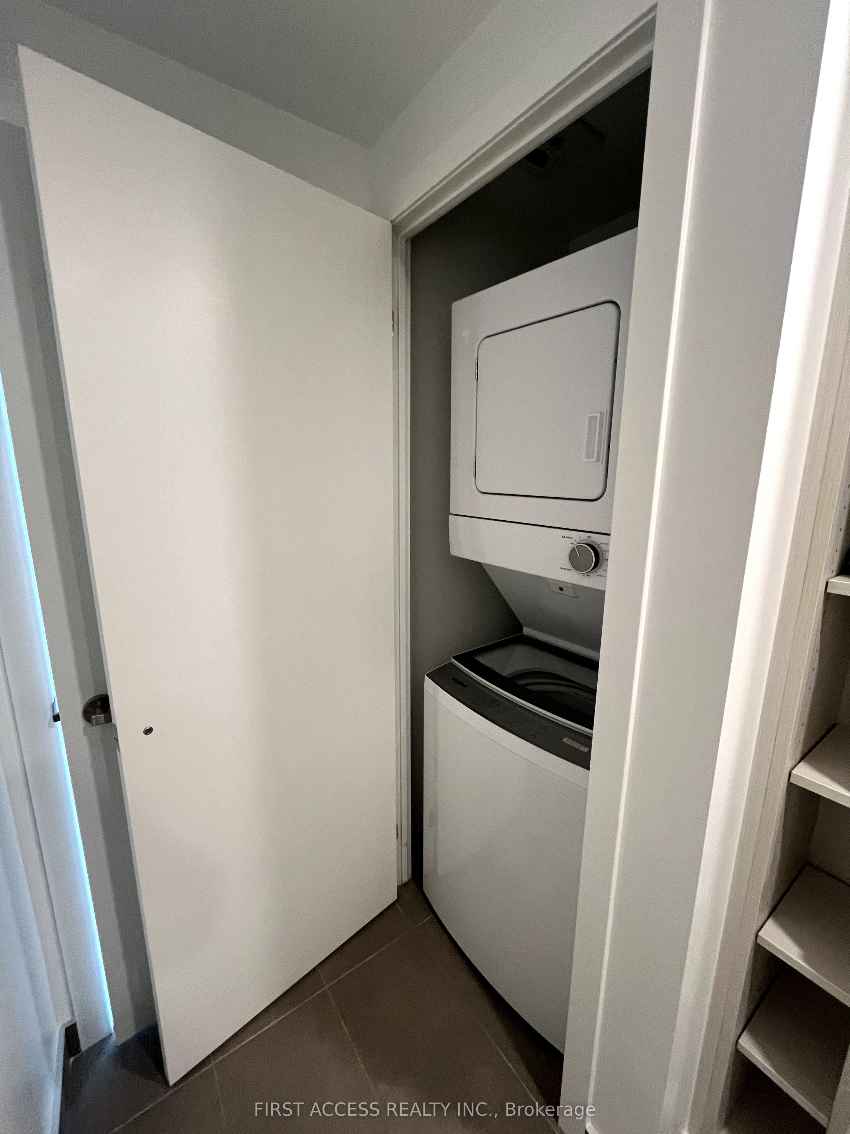 370 Martha Street, #1608
