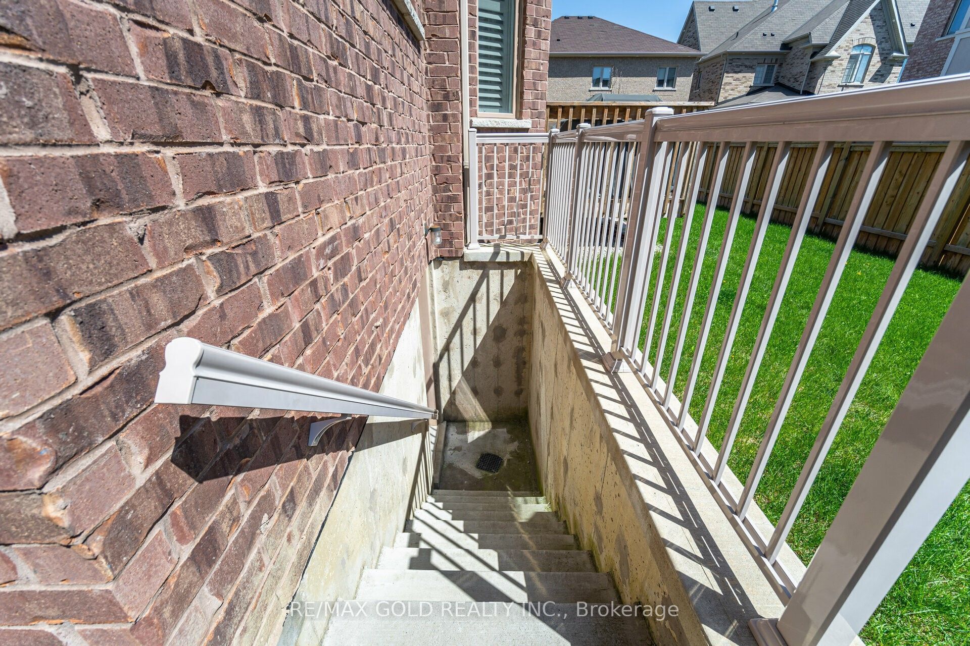 71 Squire Ellis Drive