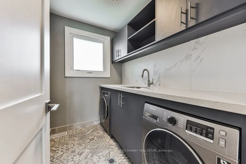2068 Mississauga Road