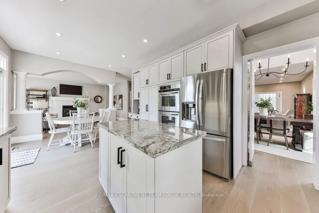 2557 ARMOUR Crescent