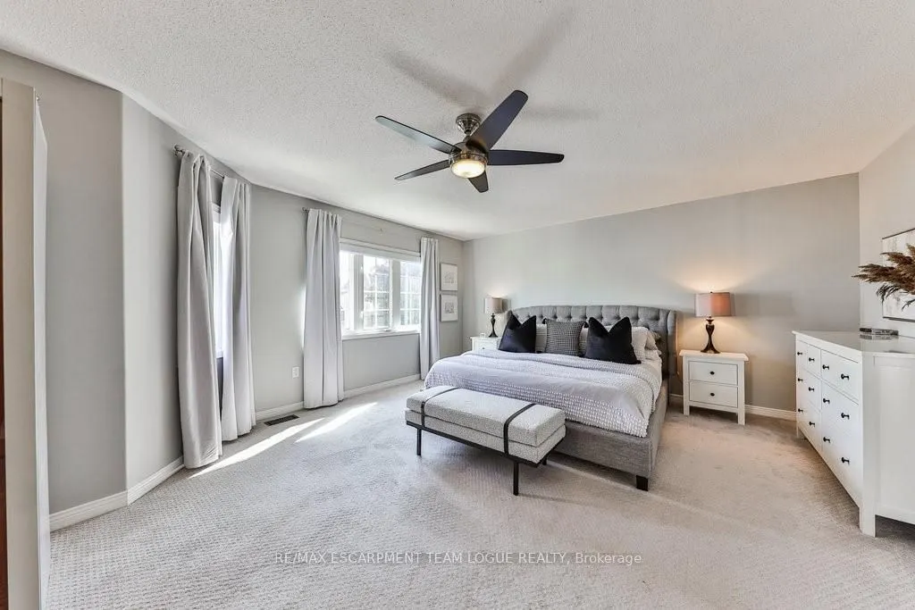 2557 ARMOUR Crescent