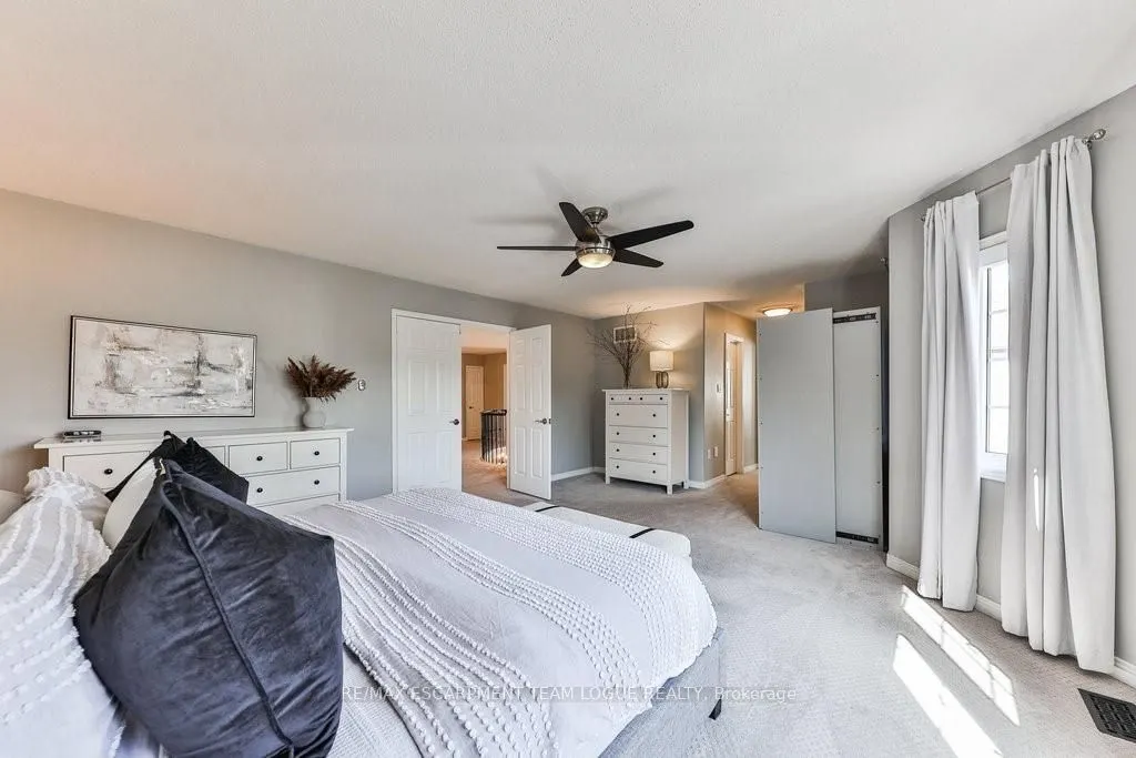 2557 ARMOUR Crescent