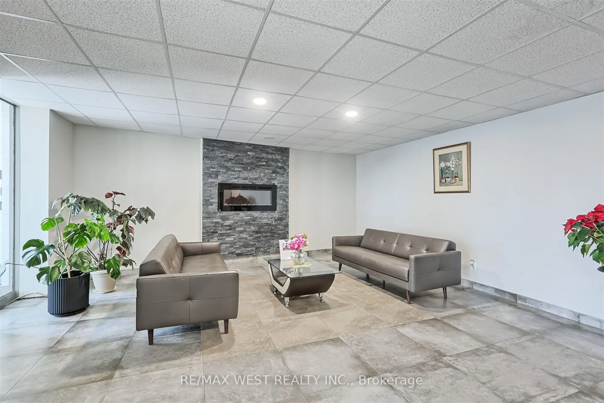 3065 Queen Frederica Drive, #707
