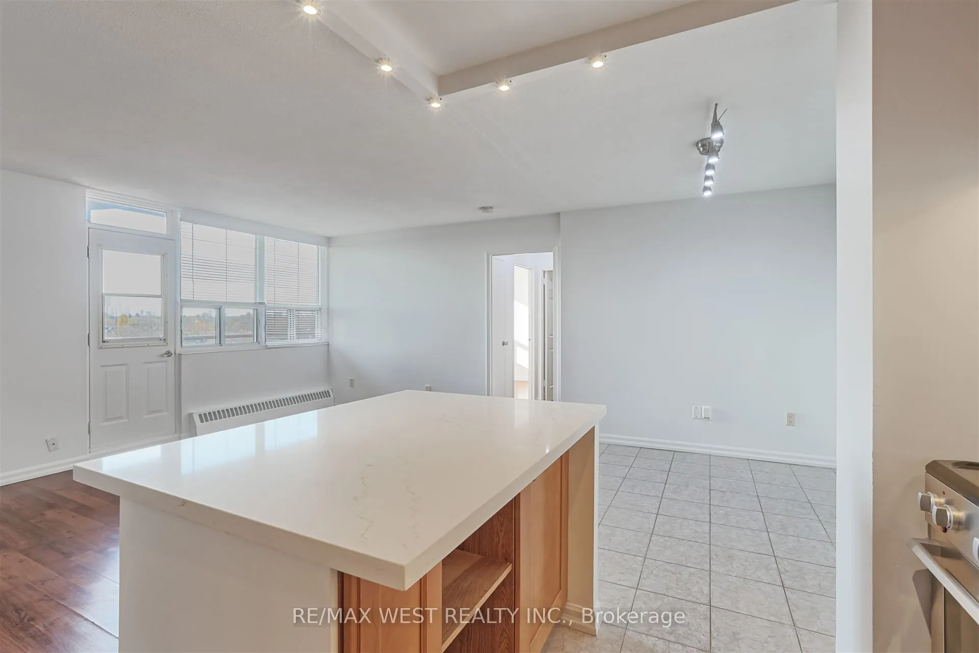 3065 Queen Frederica Drive, #707