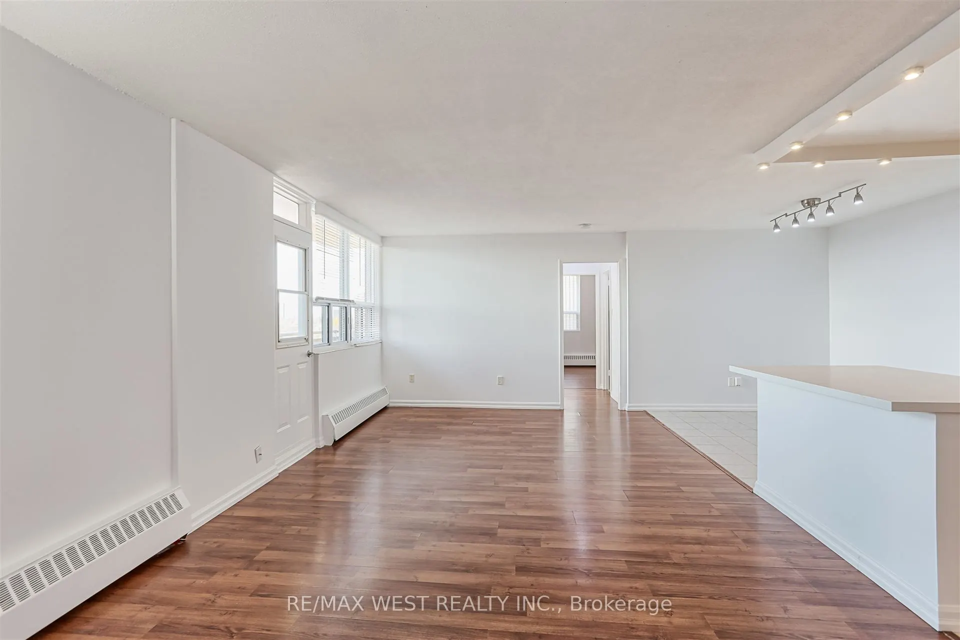 3065 Queen Frederica Drive, #707