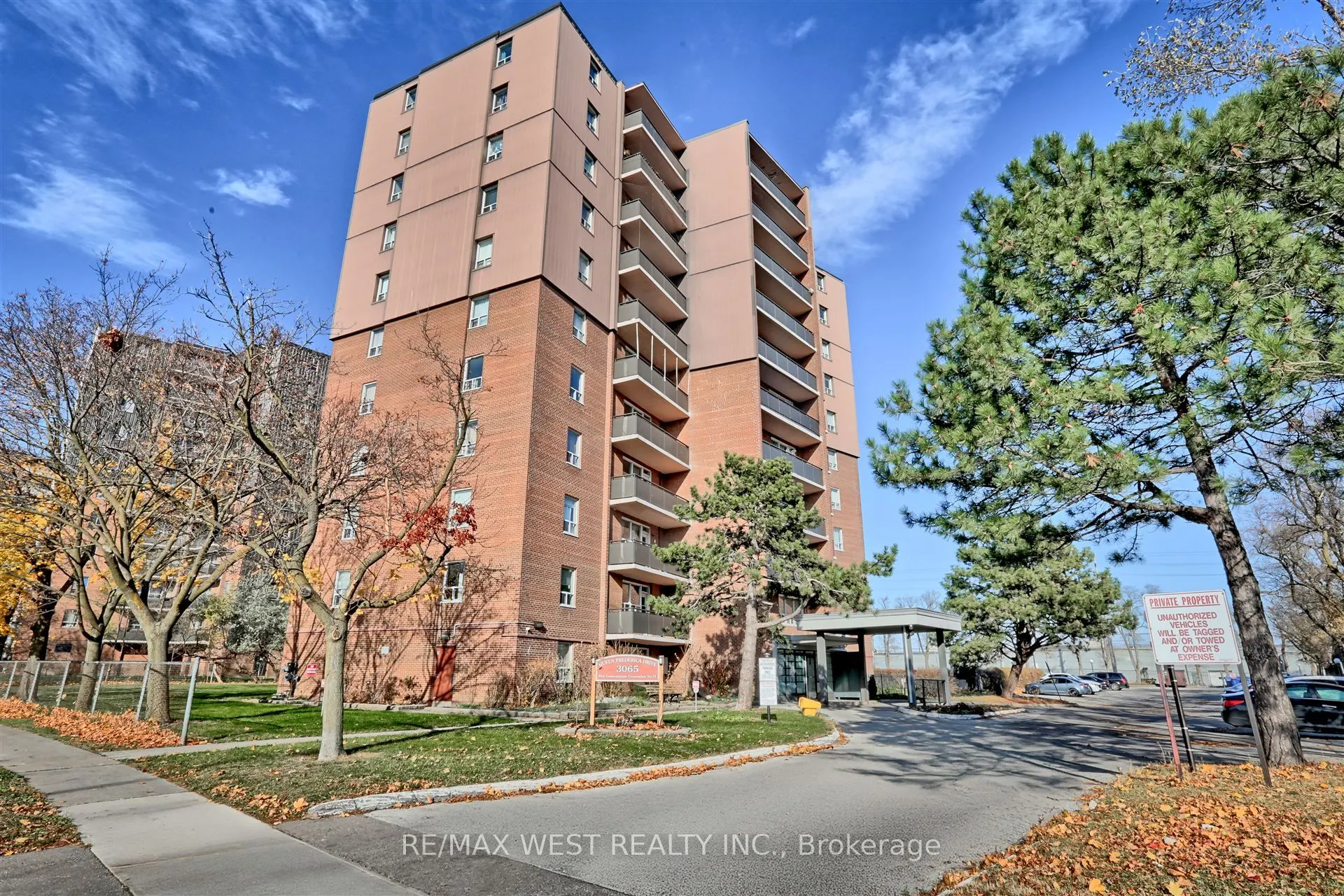 3065 Queen Frederica Drive, #707