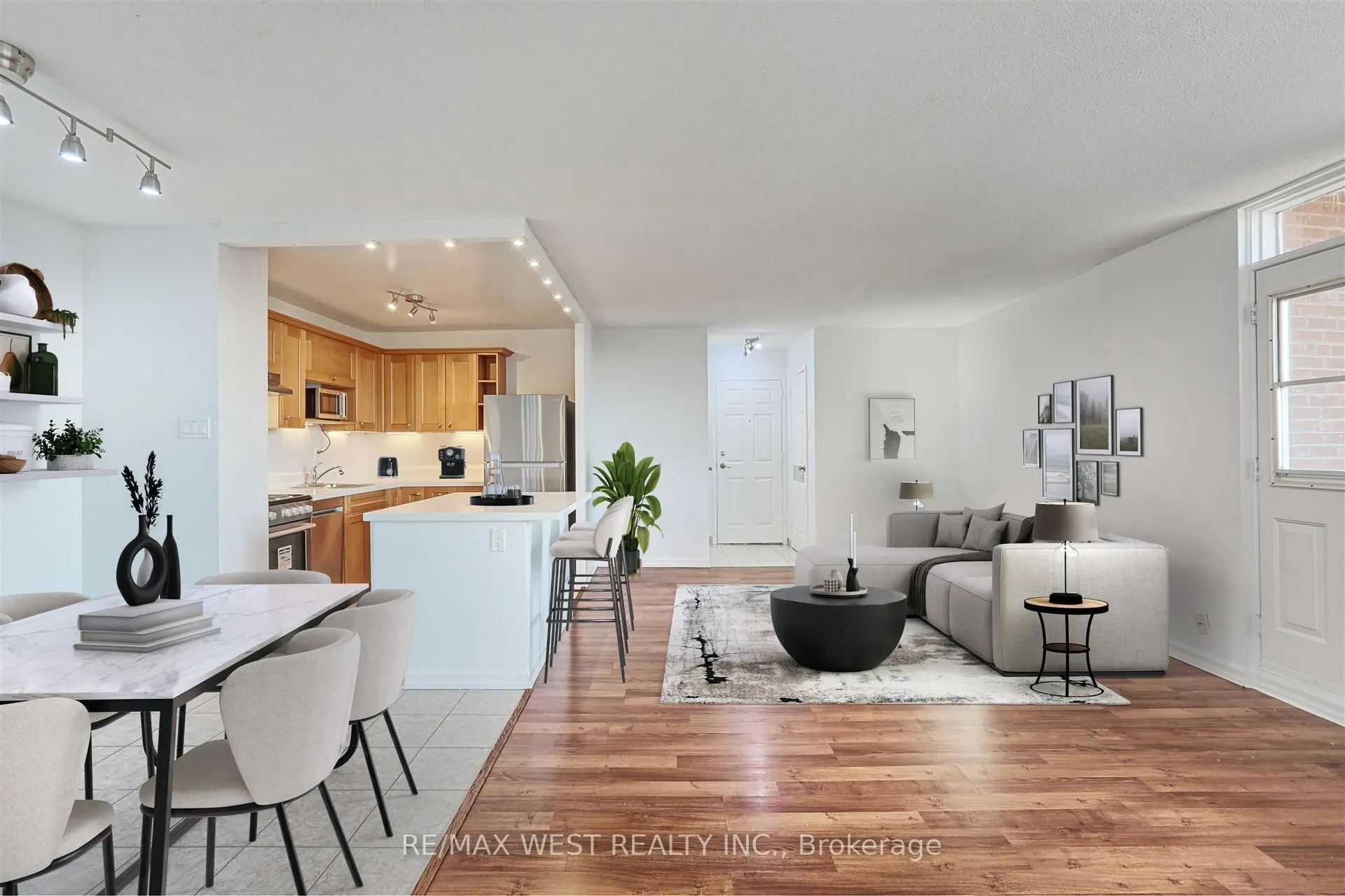 3065 Queen Frederica Drive, #707
