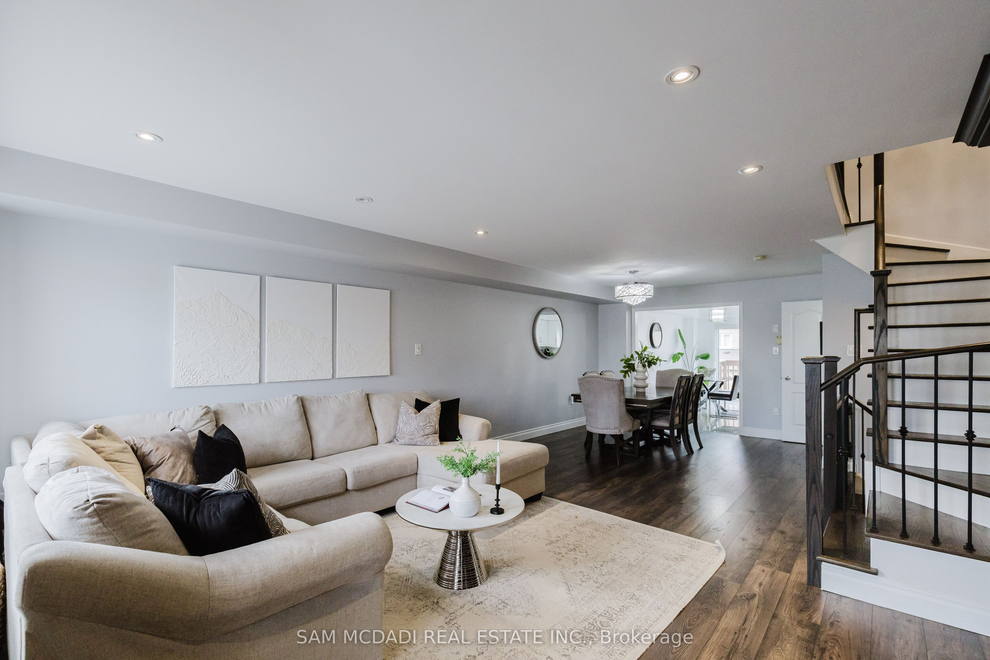 745 Candlestick Circle