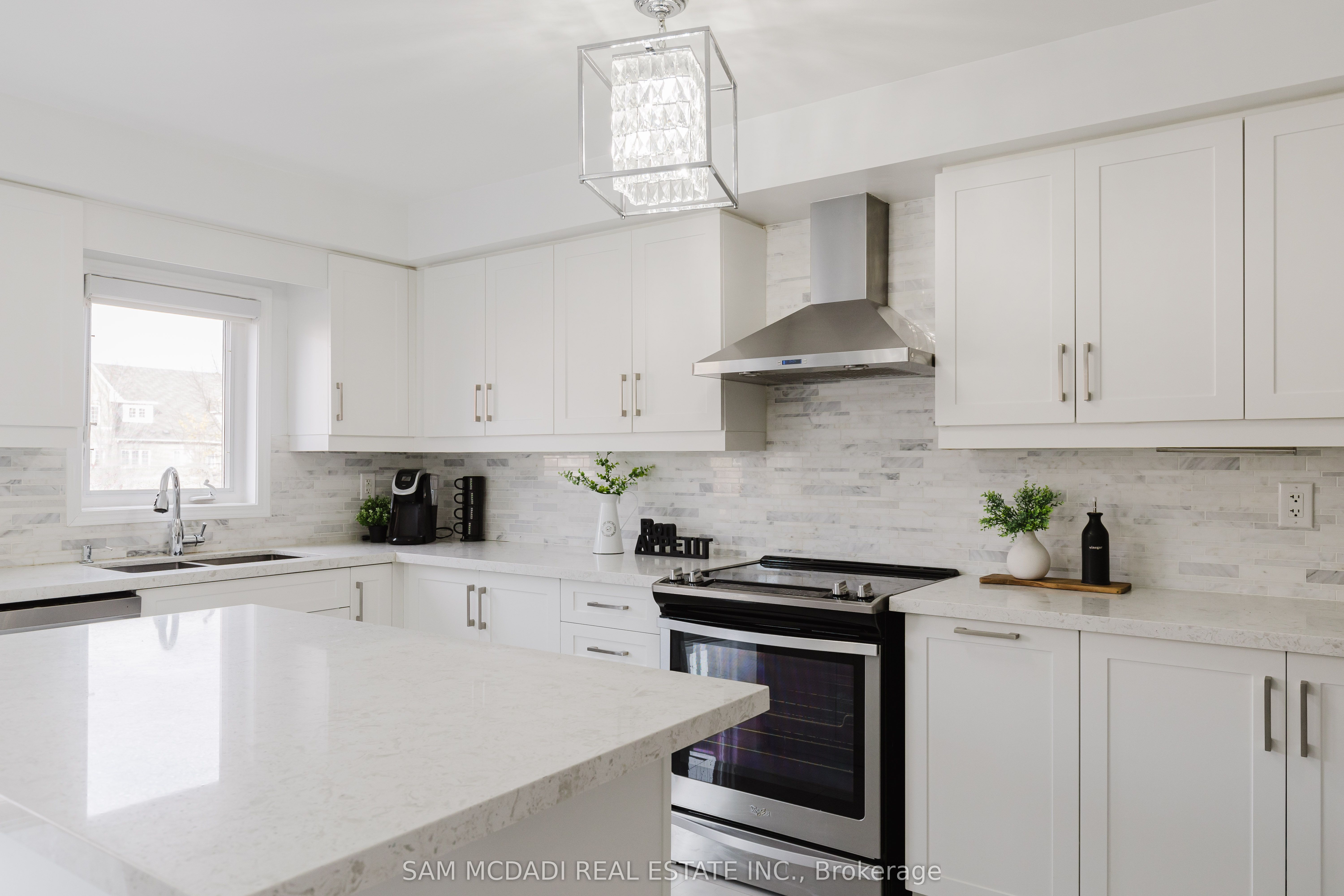 745 Candlestick Circle