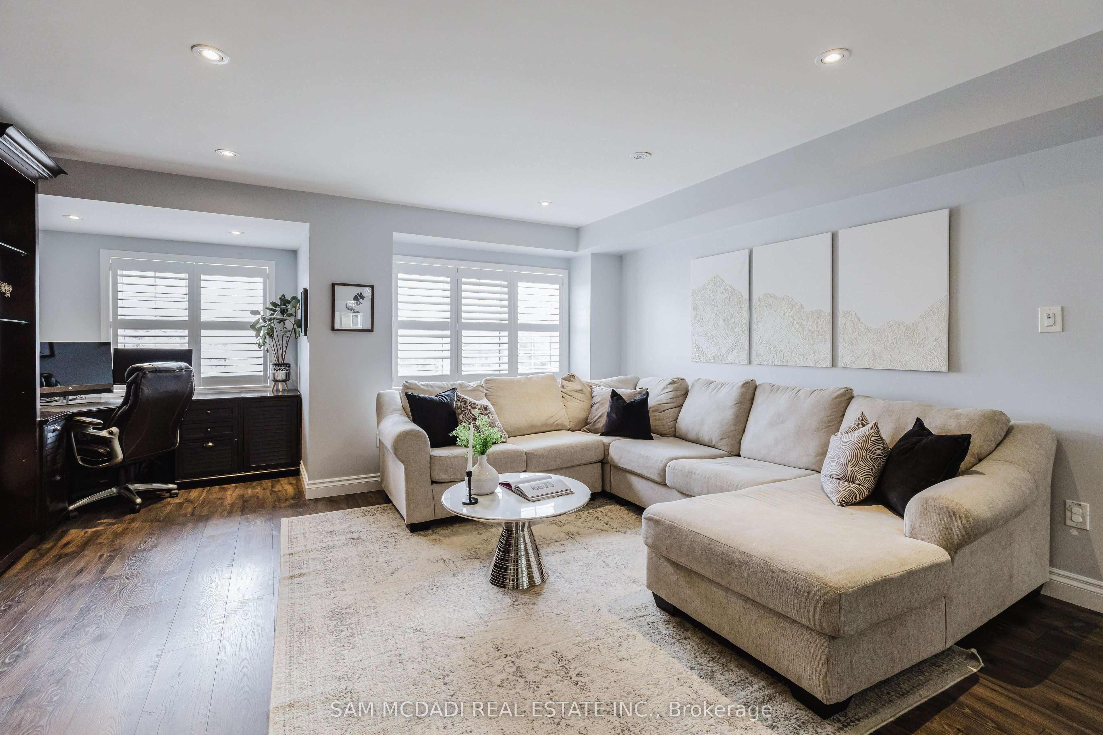 745 Candlestick Circle