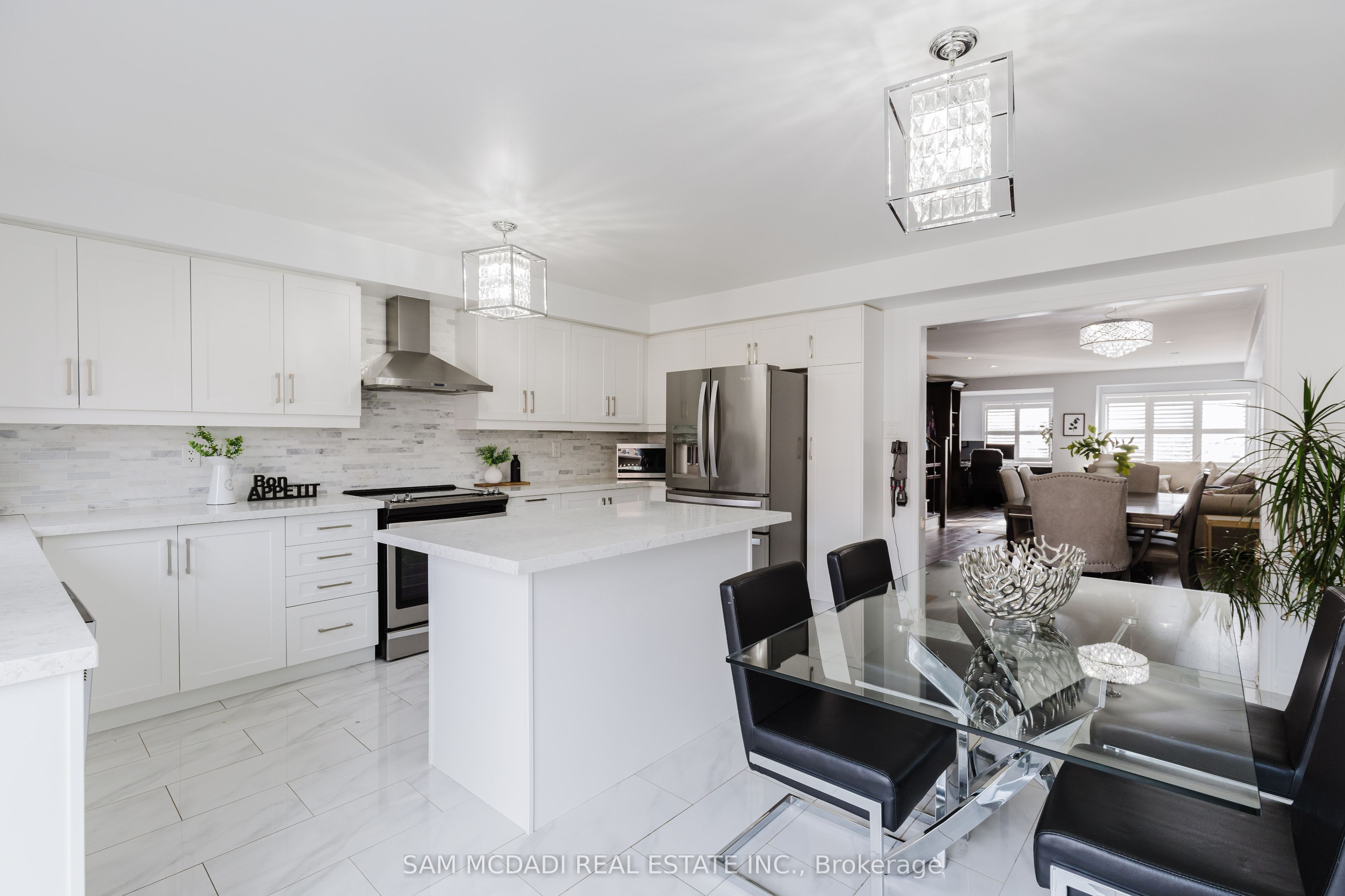 745 Candlestick Circle