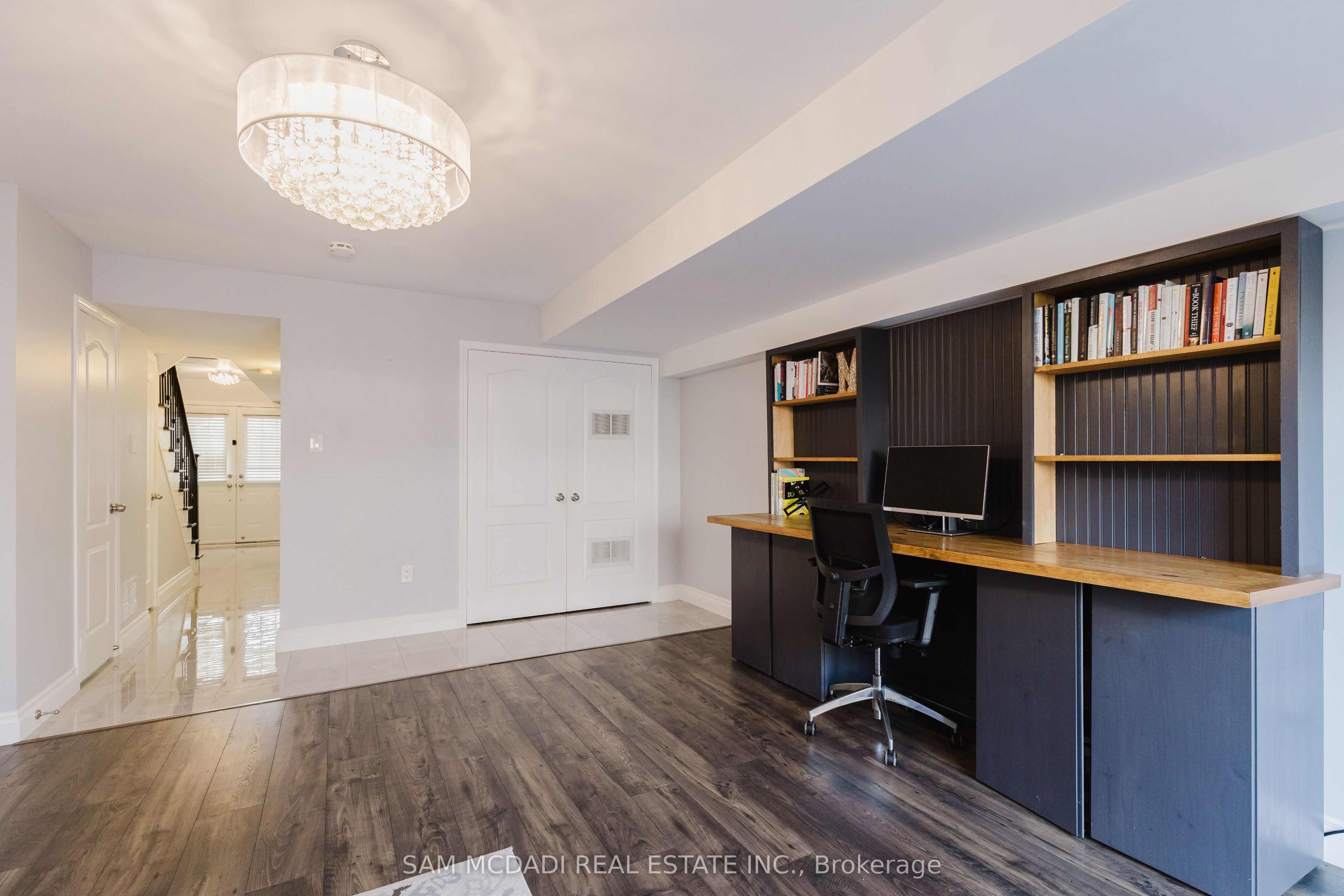 745 Candlestick Circle
