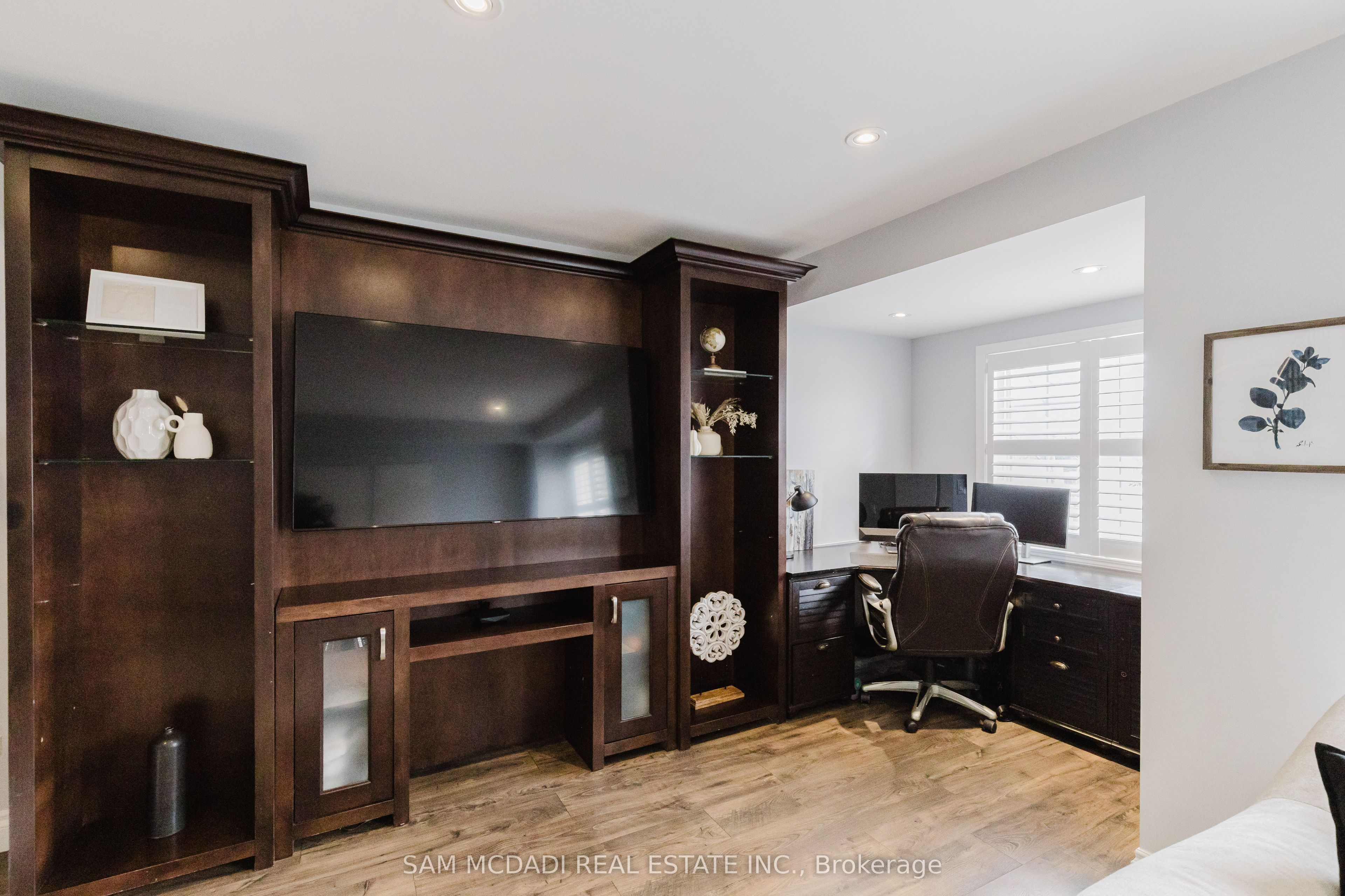 745 Candlestick Circle
