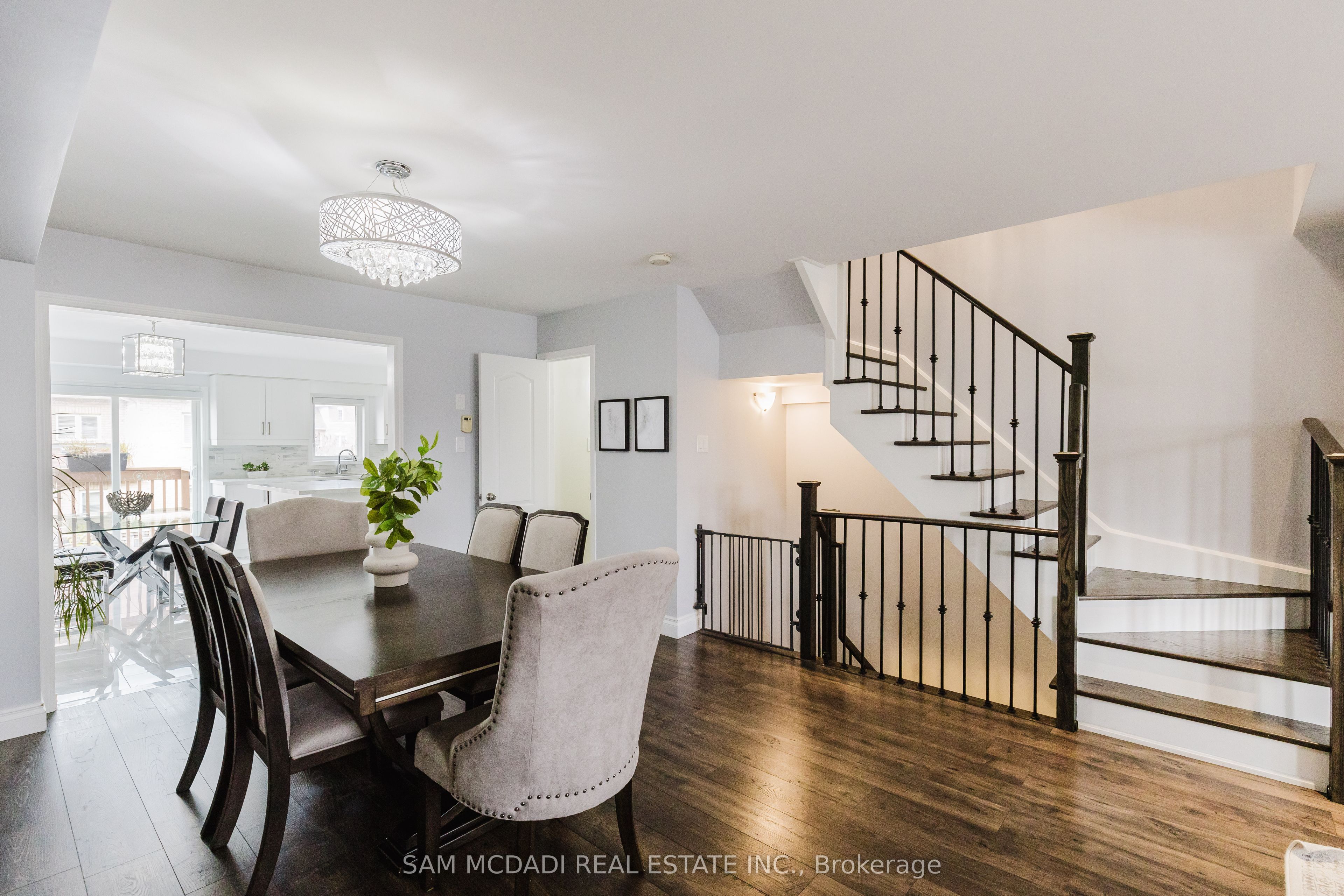 745 Candlestick Circle