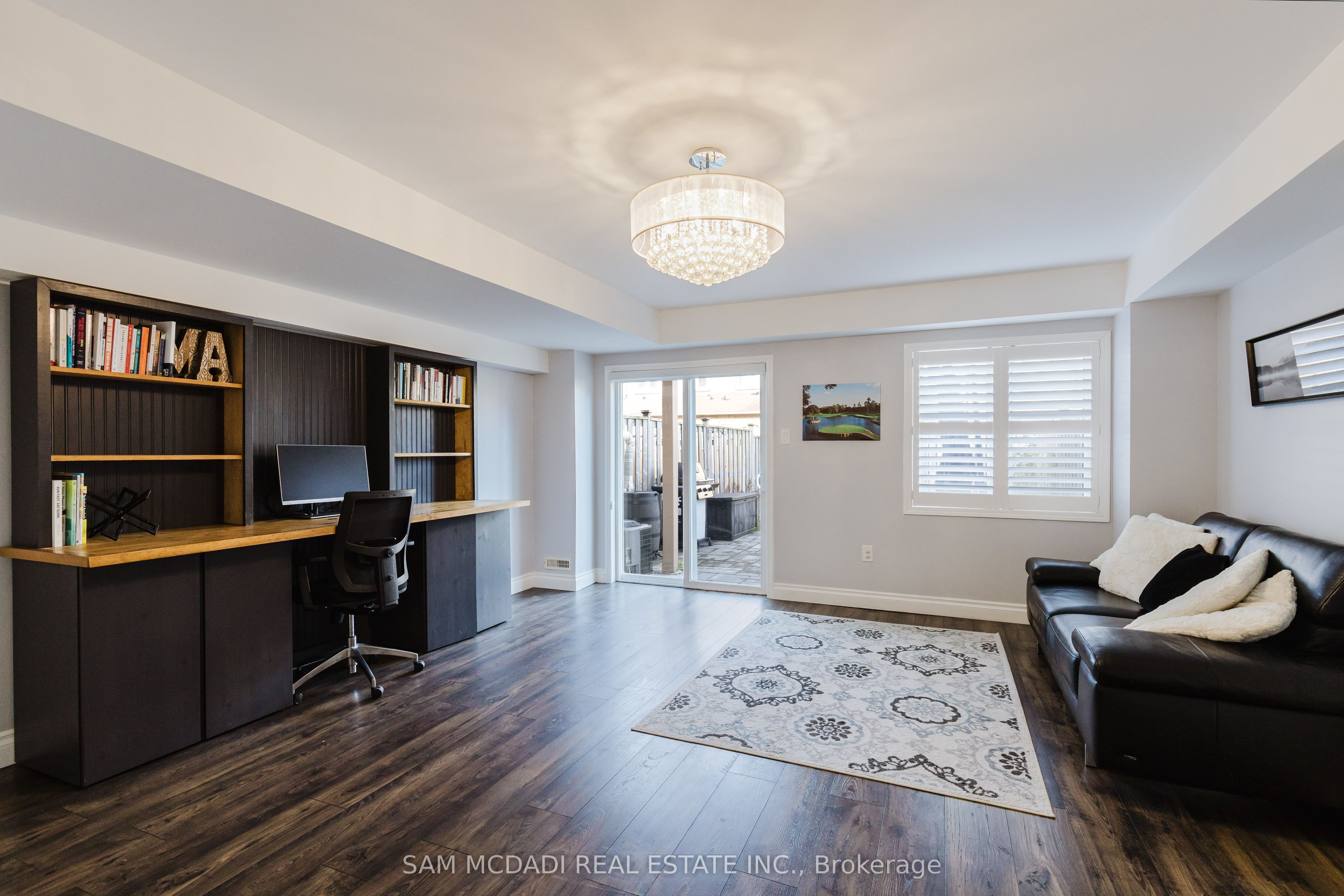 745 Candlestick Circle