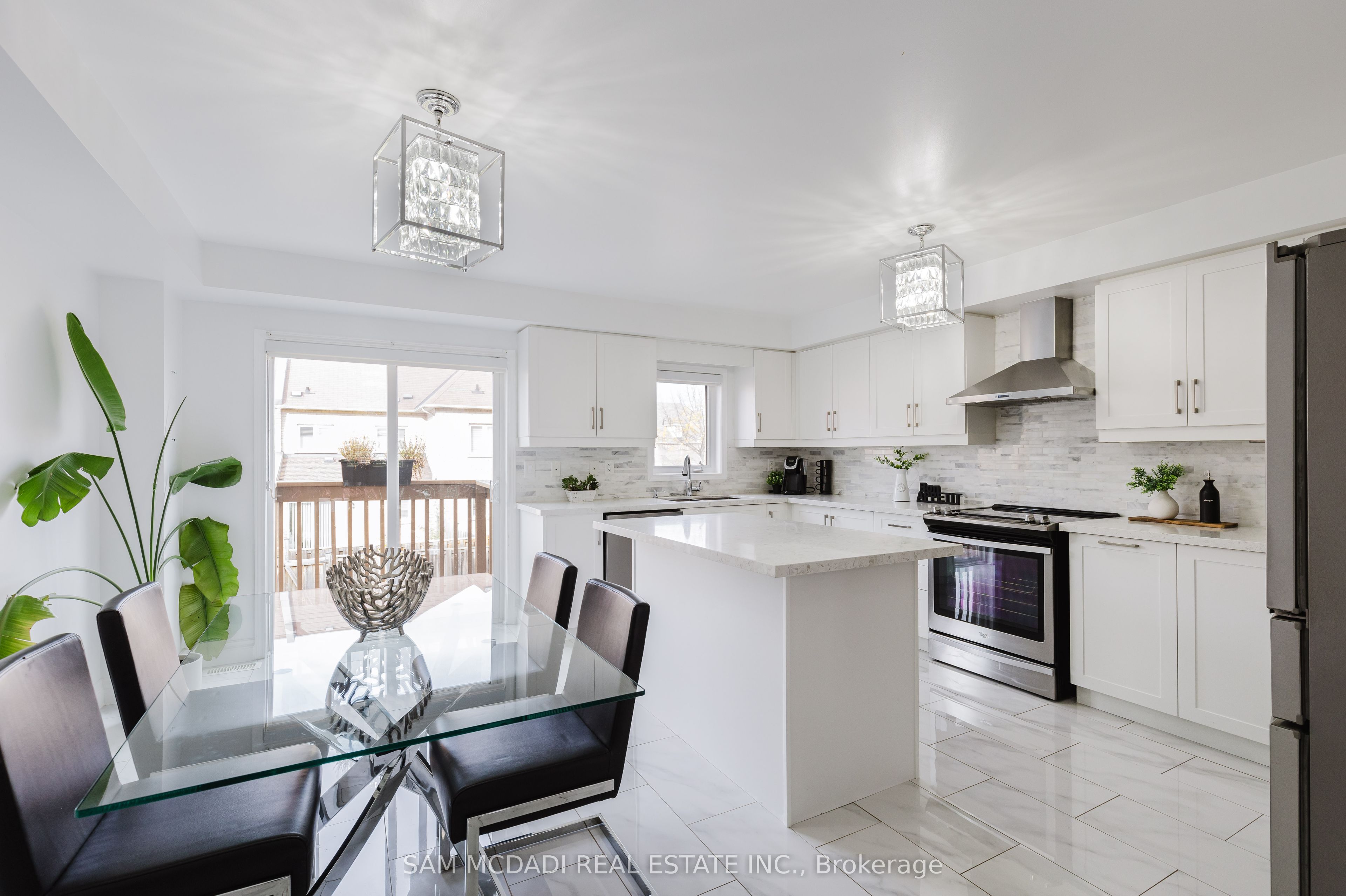745 Candlestick Circle