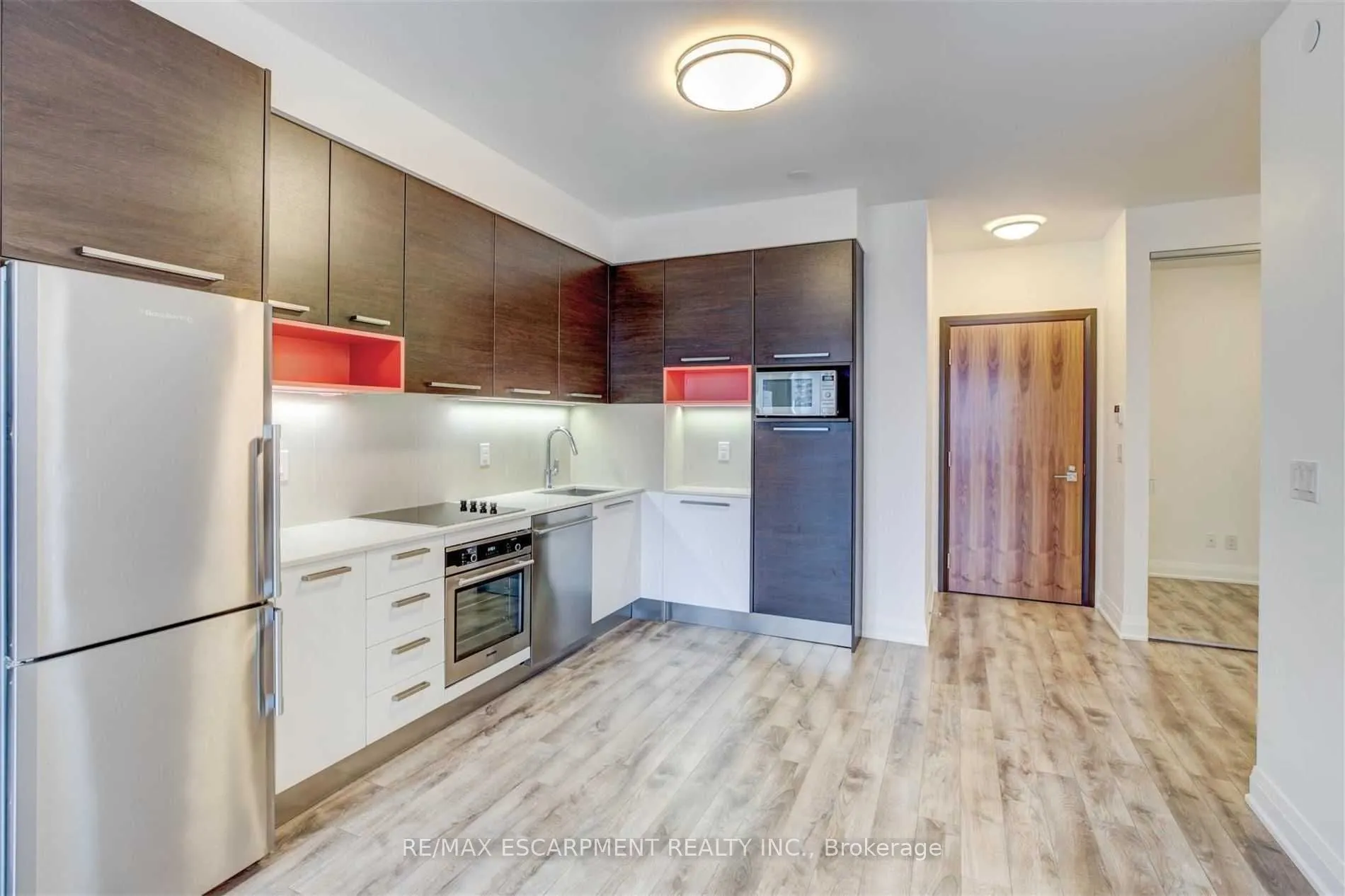 36 PARK LAWN Road #1501