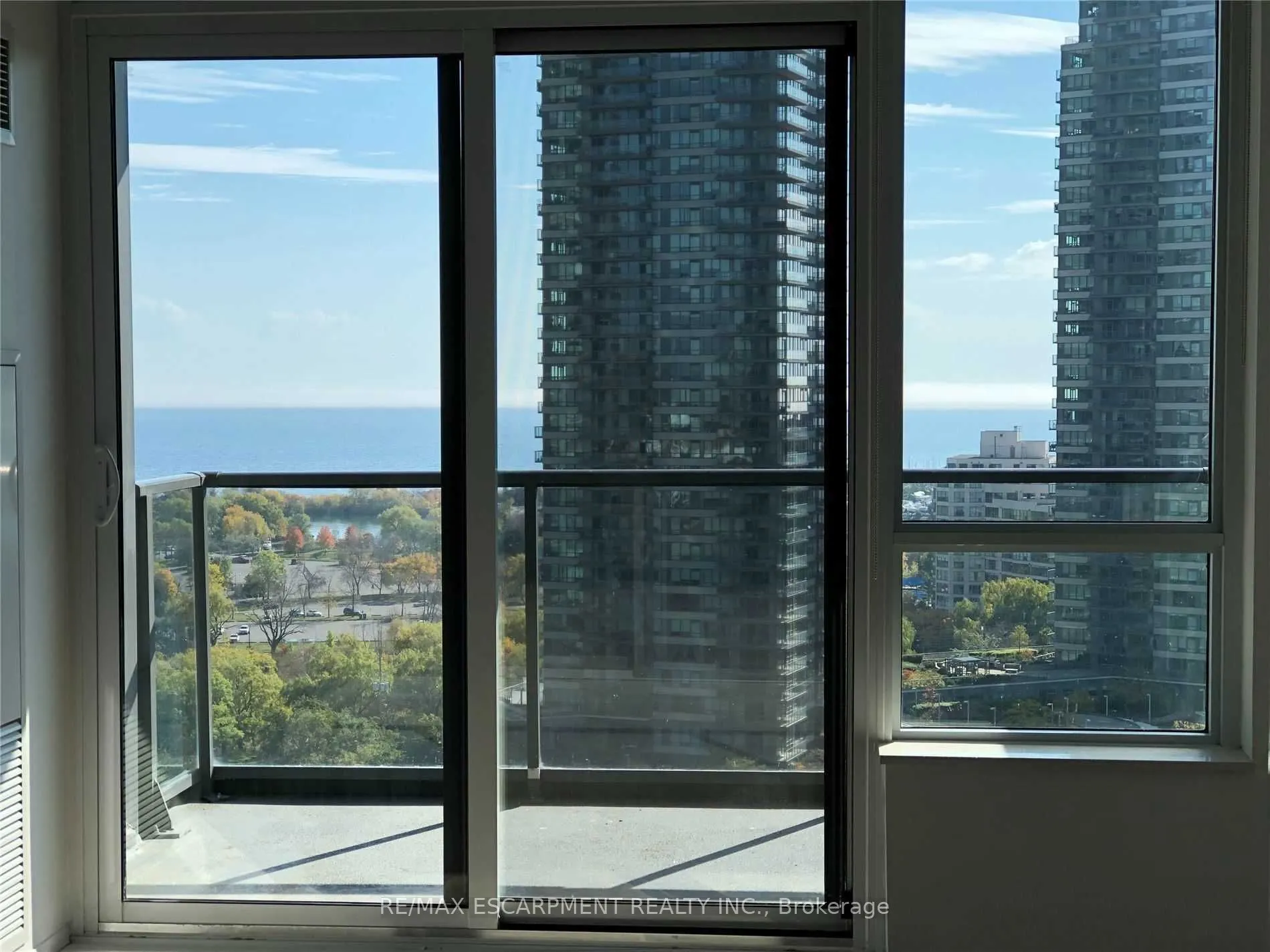 36 PARK LAWN Road #1501