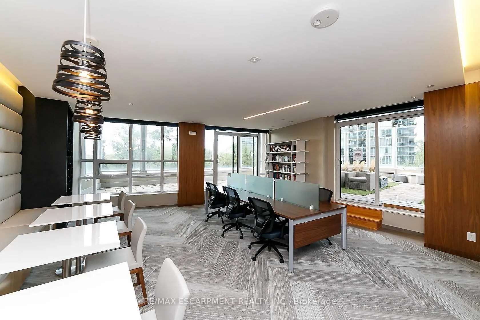 36 PARK LAWN Road #1501