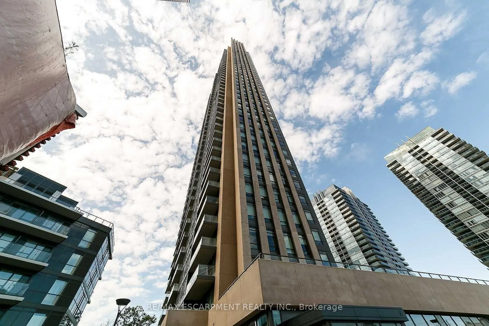 36 PARK LAWN Road #1501