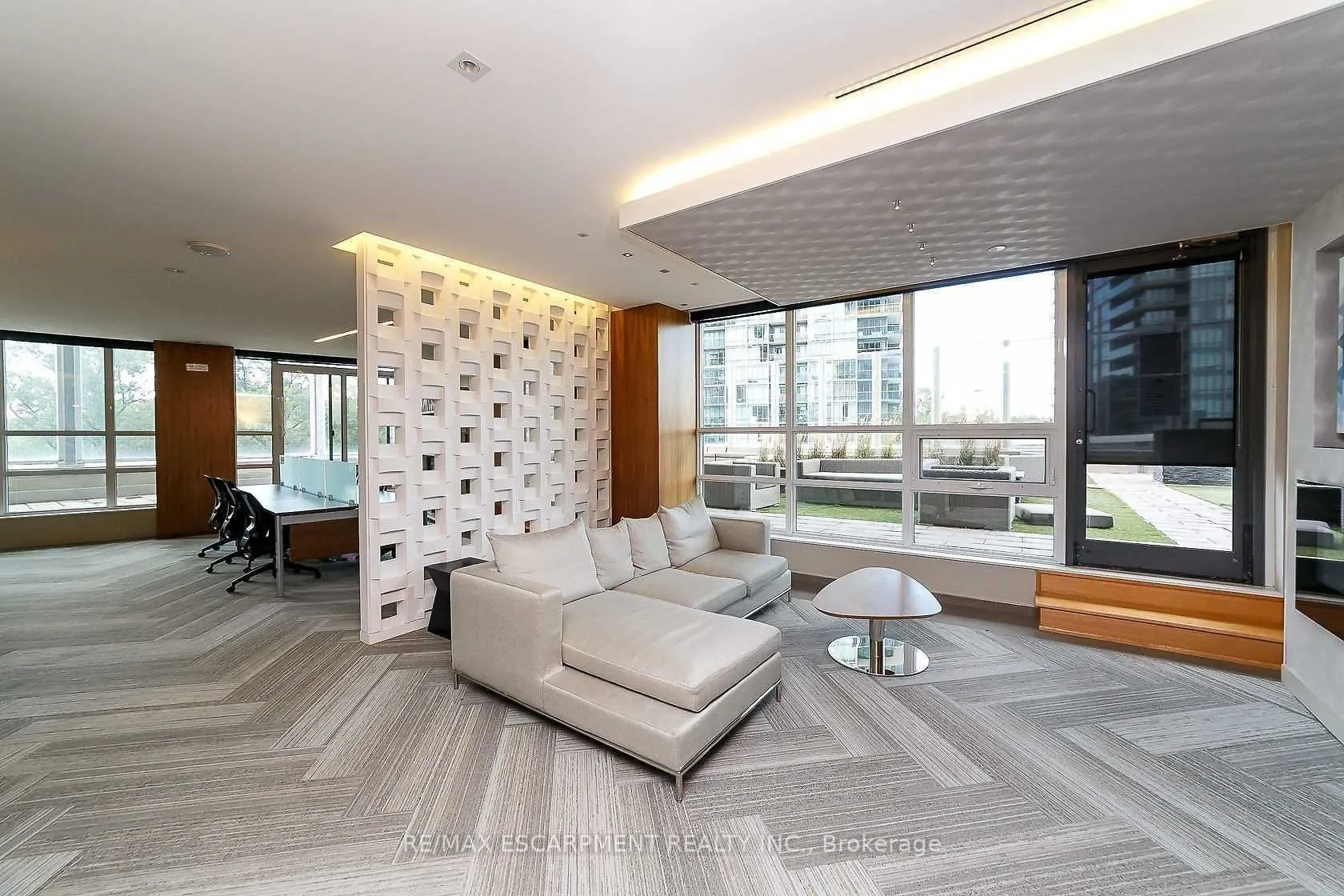 36 PARK LAWN Road #1501