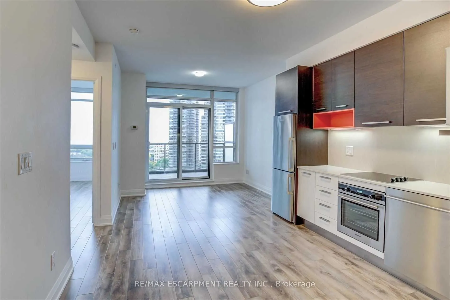 36 PARK LAWN Road #1501