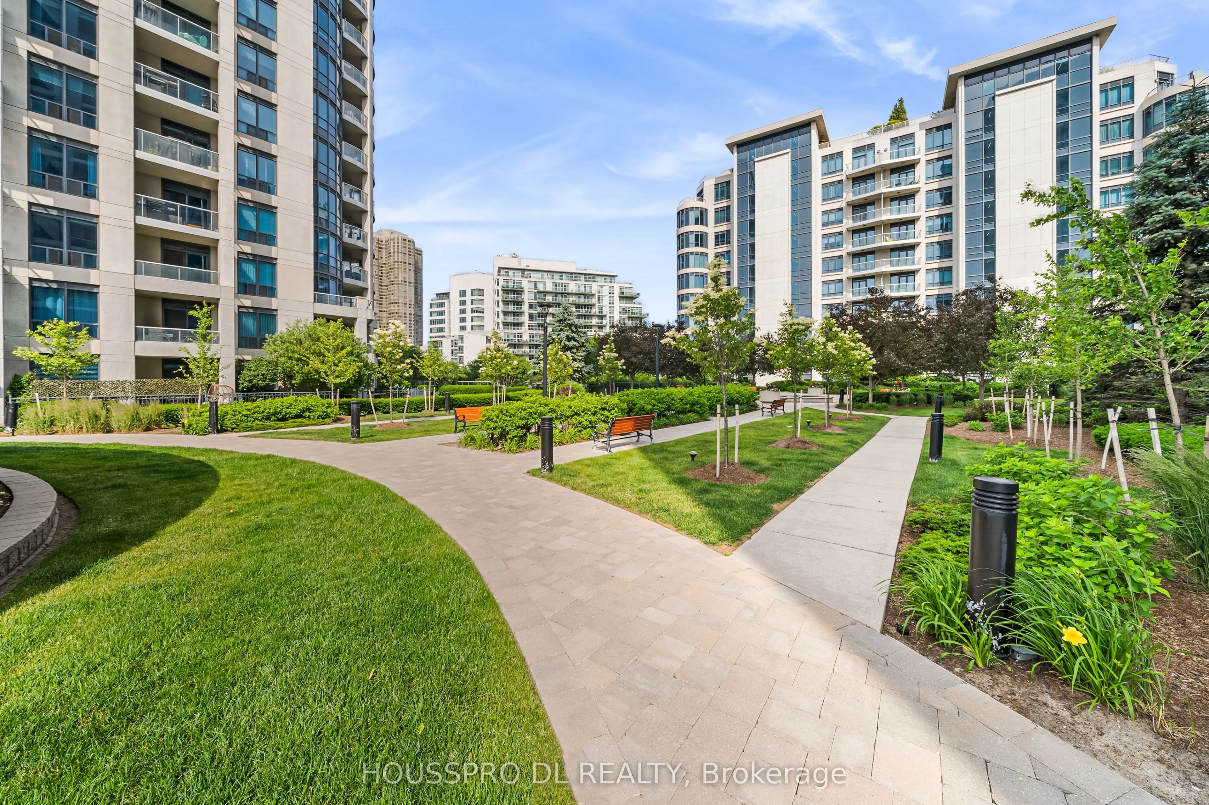 2095 Lake Shore Boulevard W #318