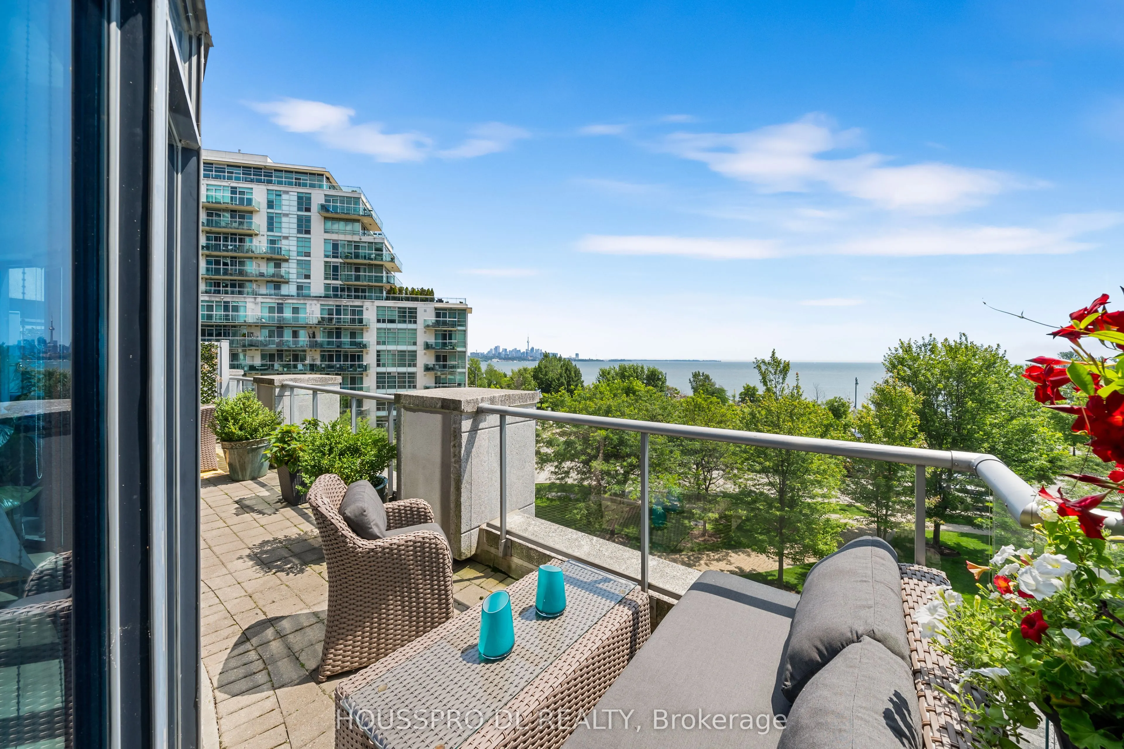 2095 Lake Shore Boulevard W #318
