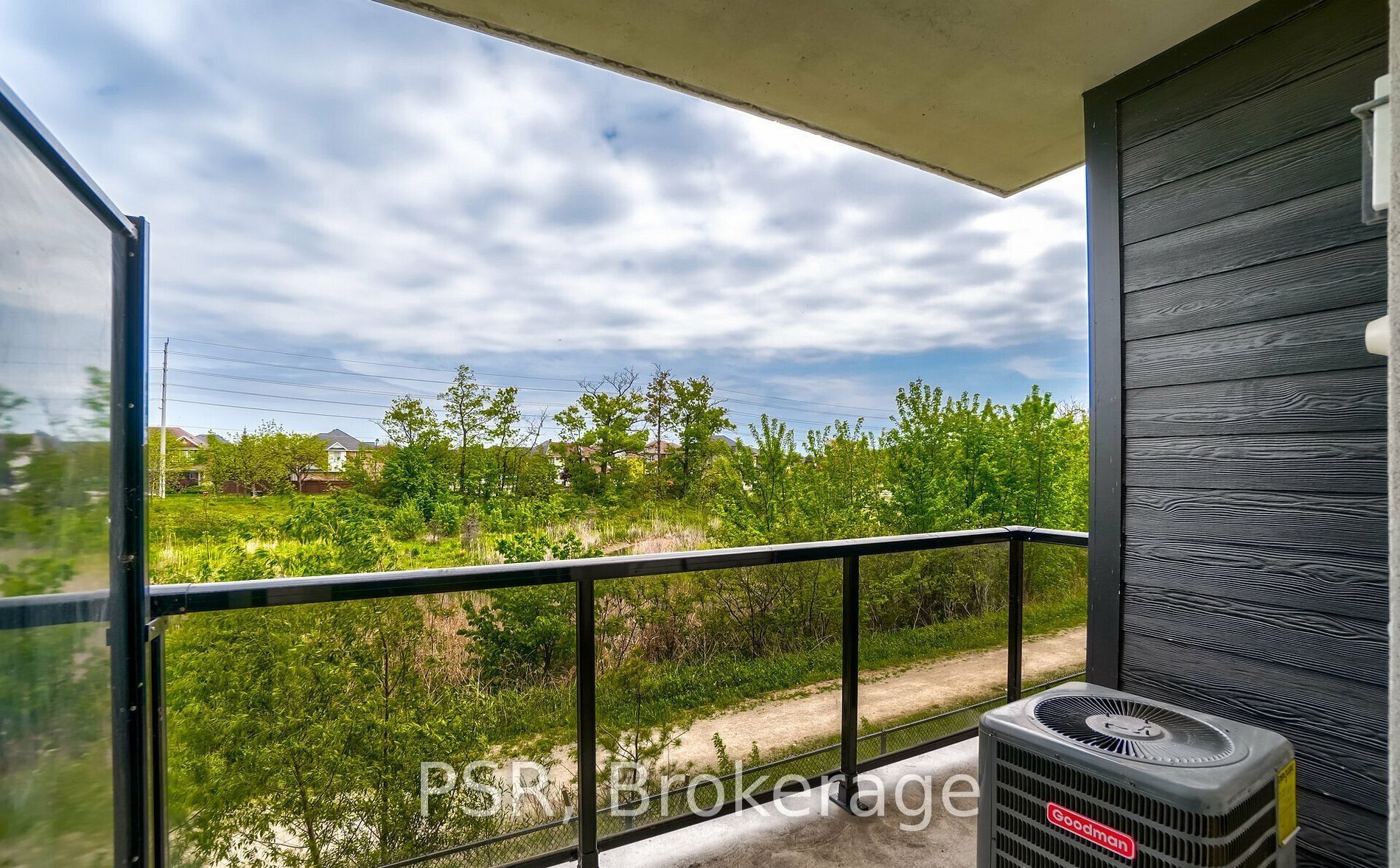 640 Sauve Street, #105