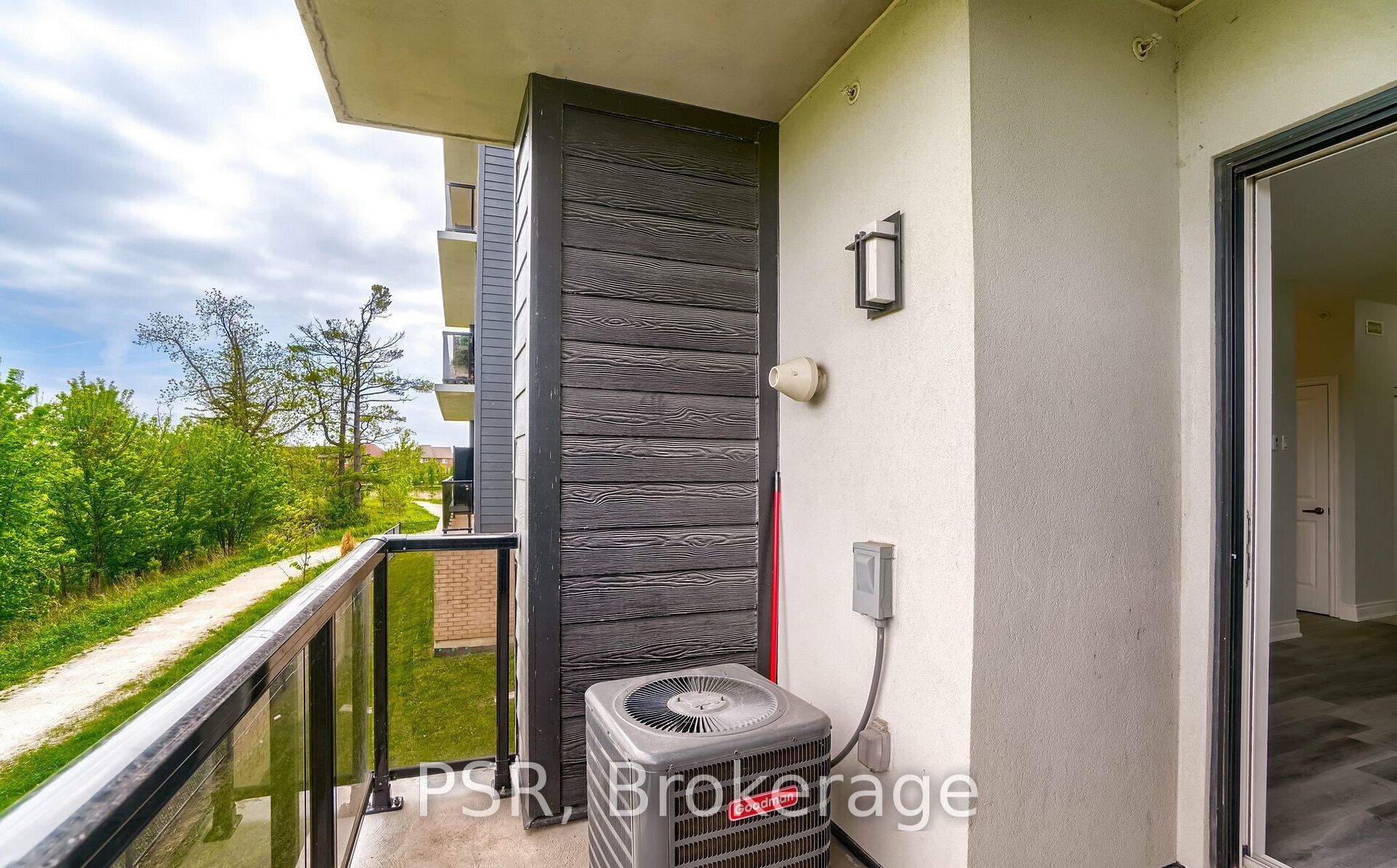 640 Sauve Street, #105