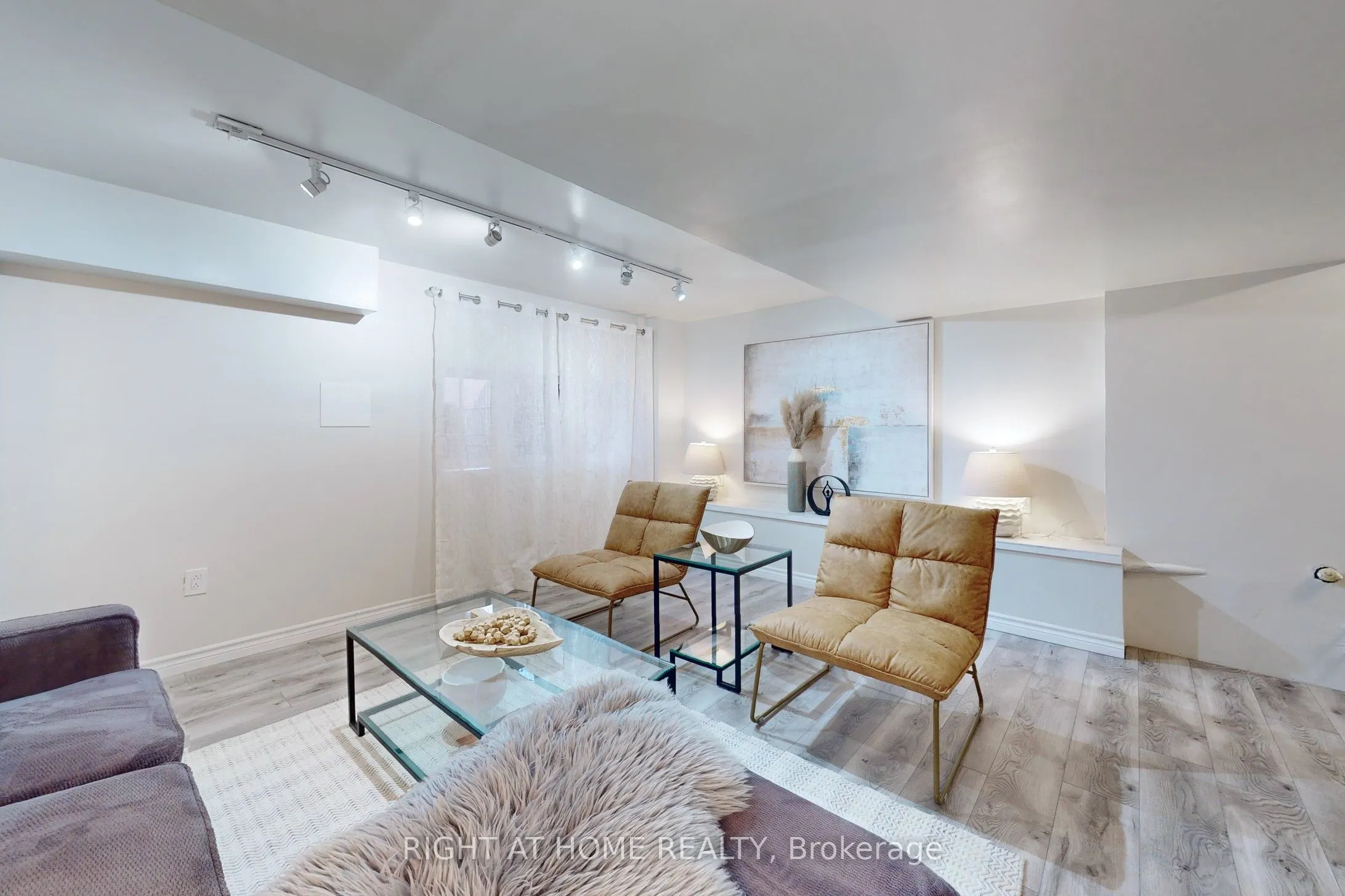 35 Oliana Way