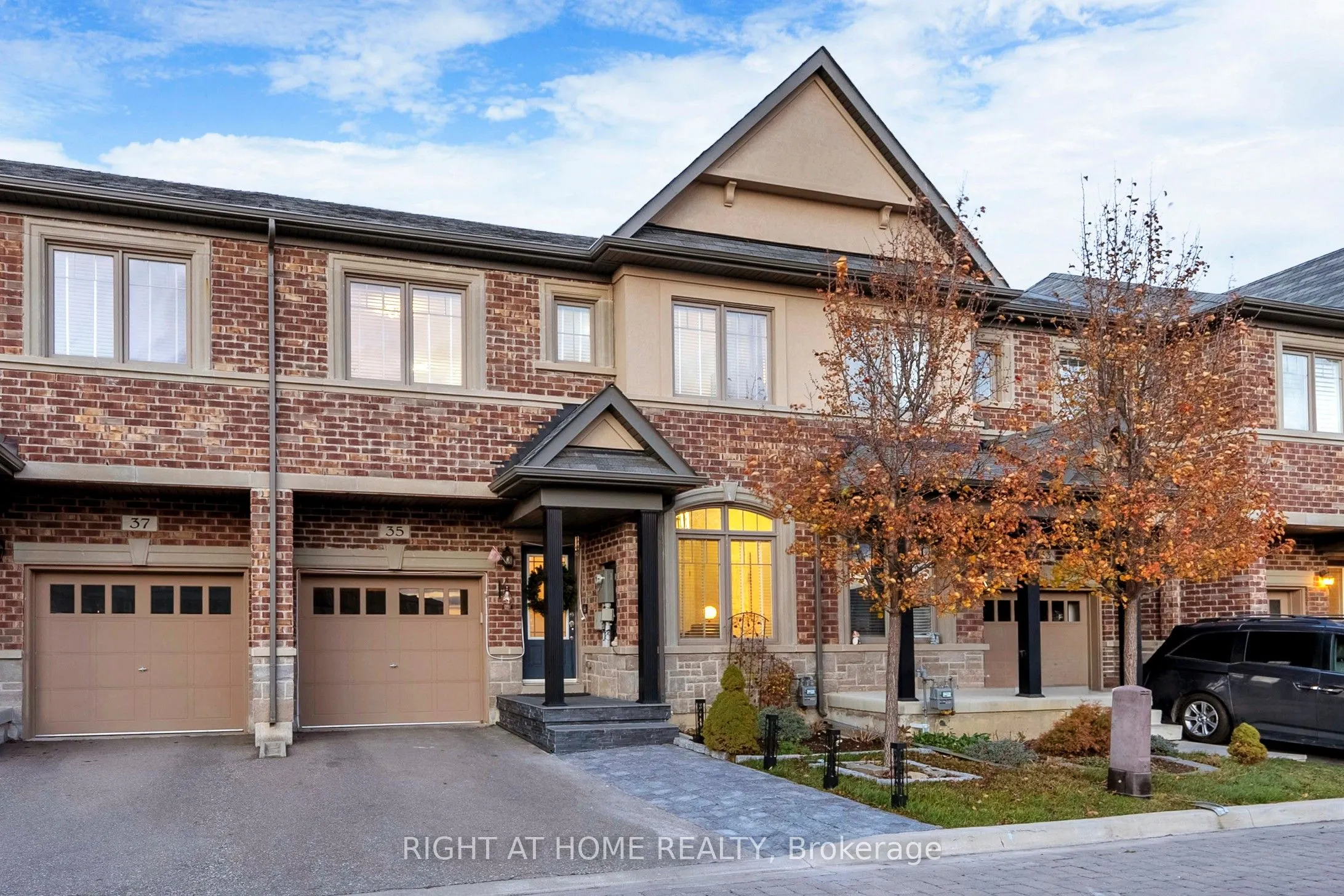 35 Oliana Way