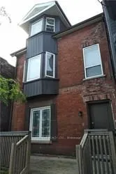 2011 Dundas Street W
