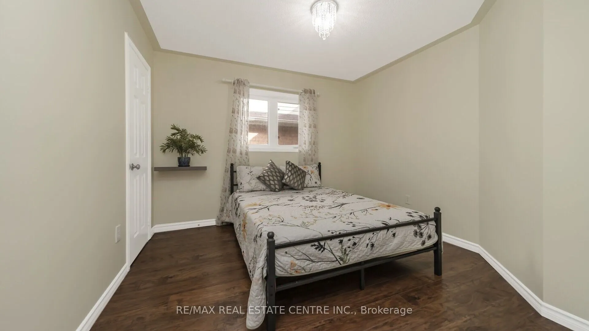 4 Chetholme Place
