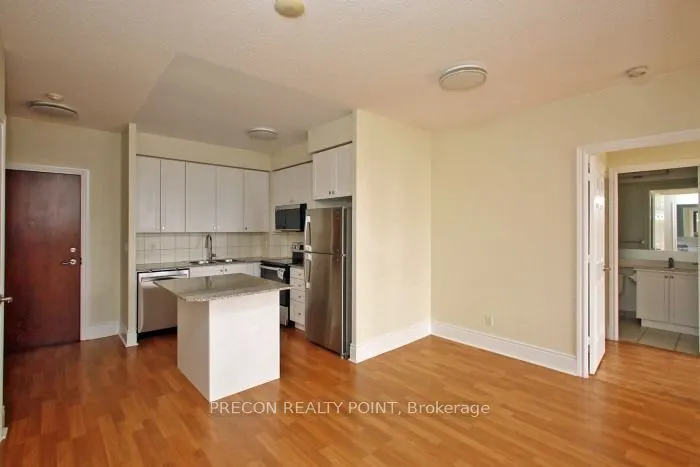 310 Burnhamthorpe Road W, #PH01