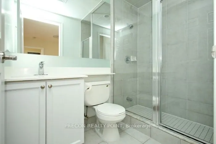 310 Burnhamthorpe Road W, #PH01