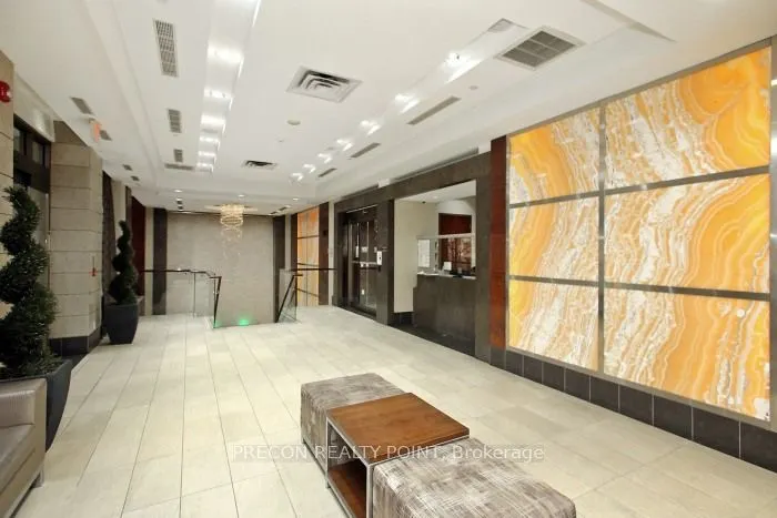 310 Burnhamthorpe Road W, #PH01