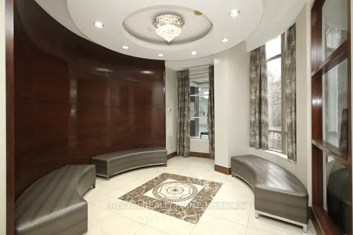 310 Burnhamthorpe Road W, #PH01
