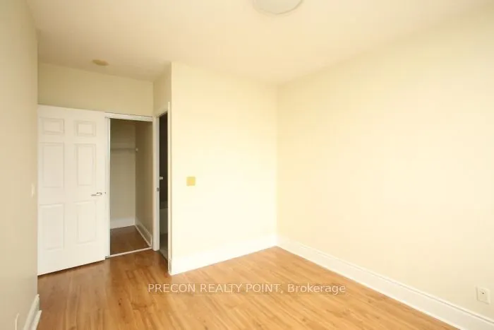 310 Burnhamthorpe Road W, #PH01