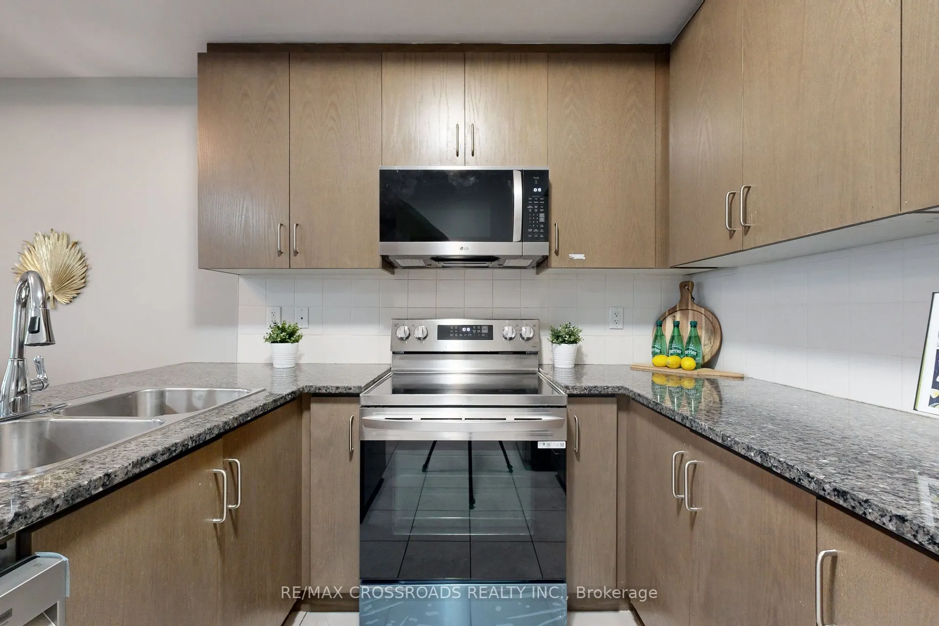 636 Evans Avenue, ## 26