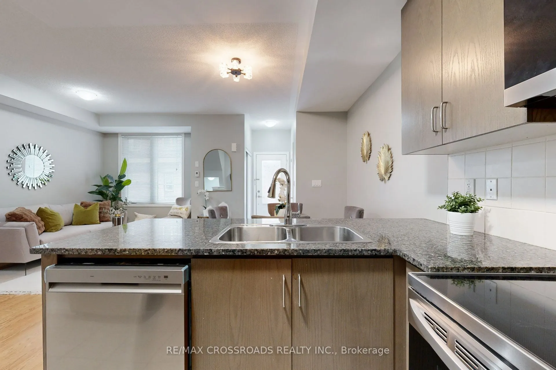 636 Evans Avenue, ## 26