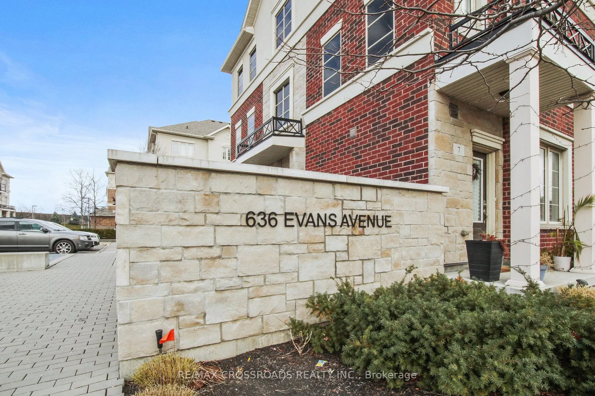 636 Evans Avenue, ## 26