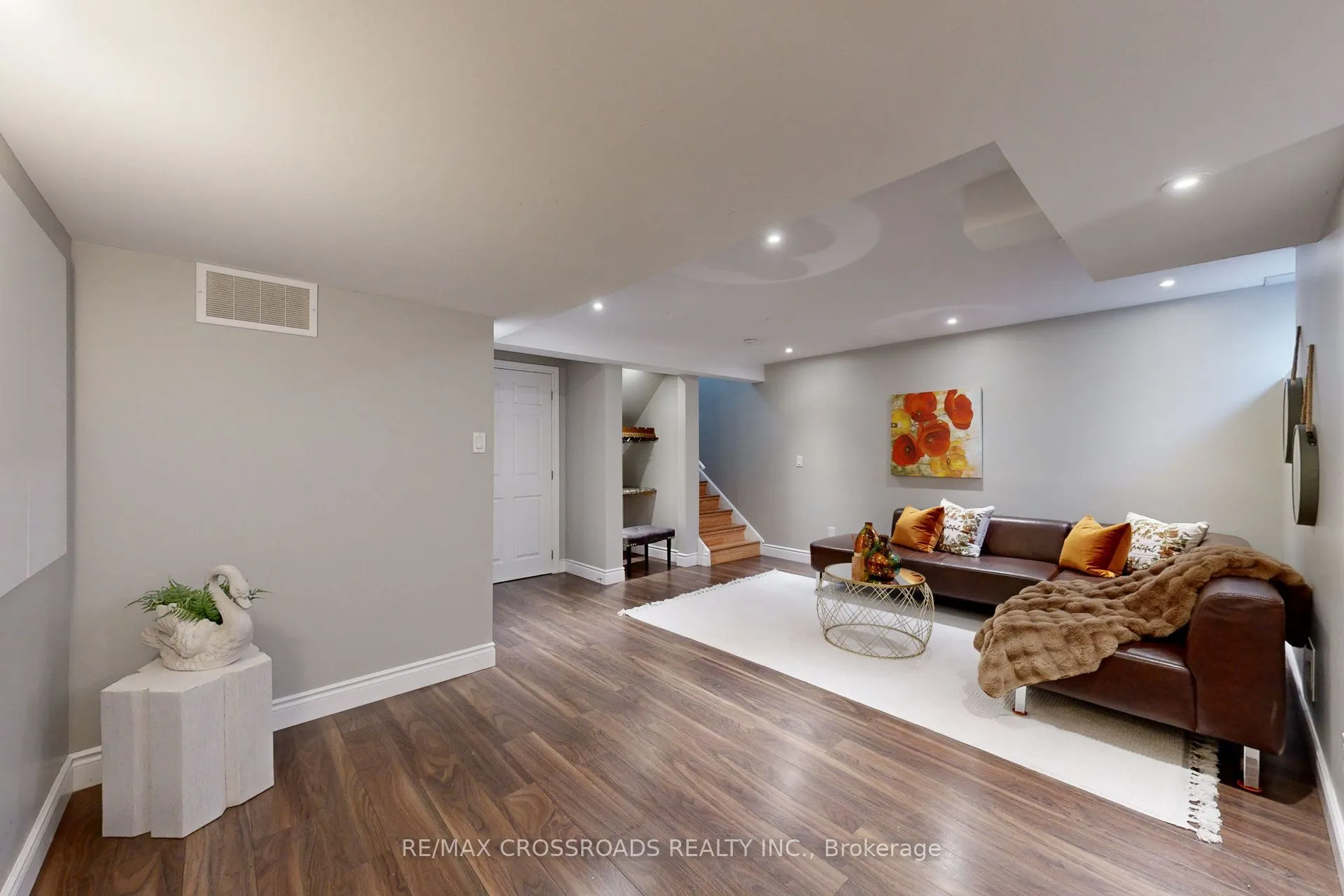 636 Evans Avenue, ## 26