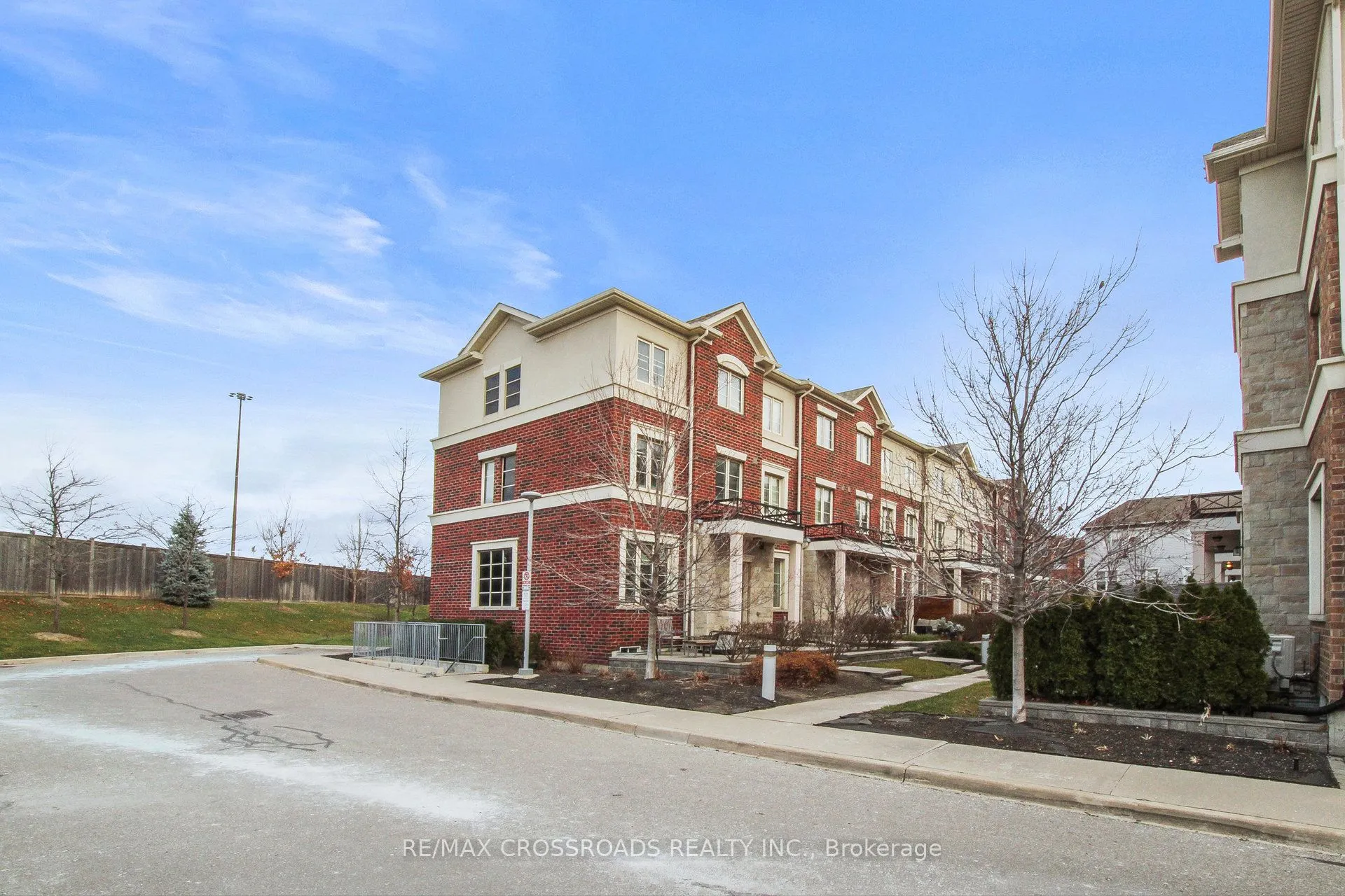 636 Evans Avenue, ## 26