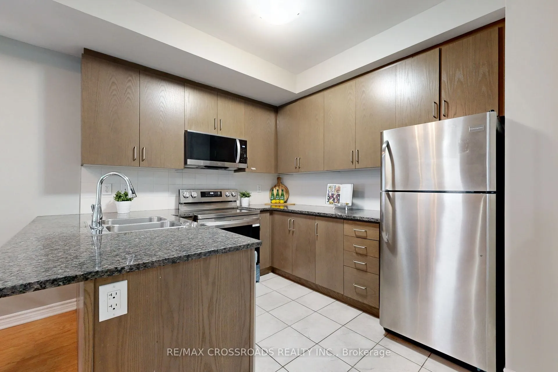 636 Evans Avenue, ## 26